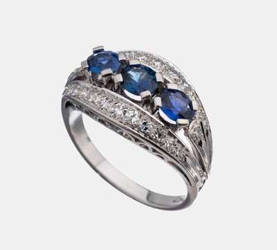 Image 18 kt Gold Saphir-Diamant-Ring, WG 750/000,3 rundfacett. Saphiren zus. ca. 0.60 ct, ...