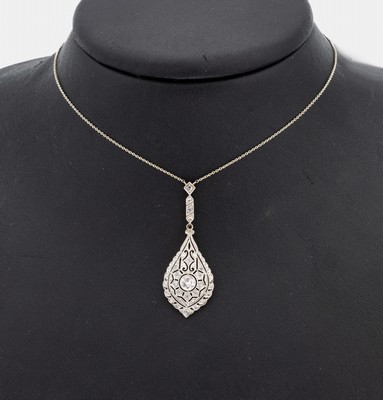 Image 18 kt Gold Art-Deco Diamant-Collier, um 1920/30, WG 750/000, Mittelteil bes. mit einem ...