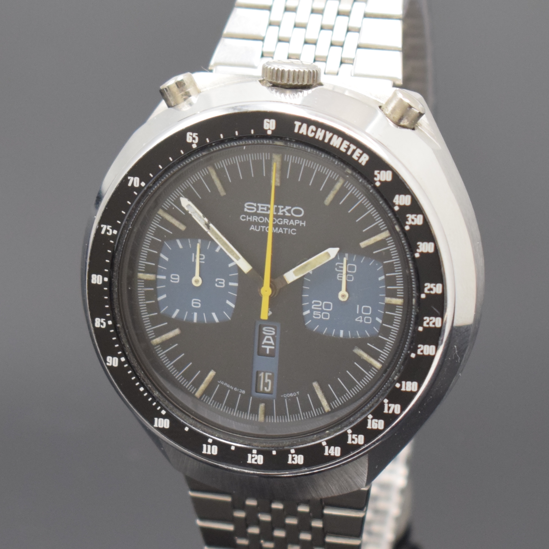 Detail a: SEIKO sogenannter Bullhead Armbandchronograph Referenz 6138-0040, Japan um 1970, Automatik, verschr. Edelstahlgeh., orig. Gliederband m. Faltschl., ...