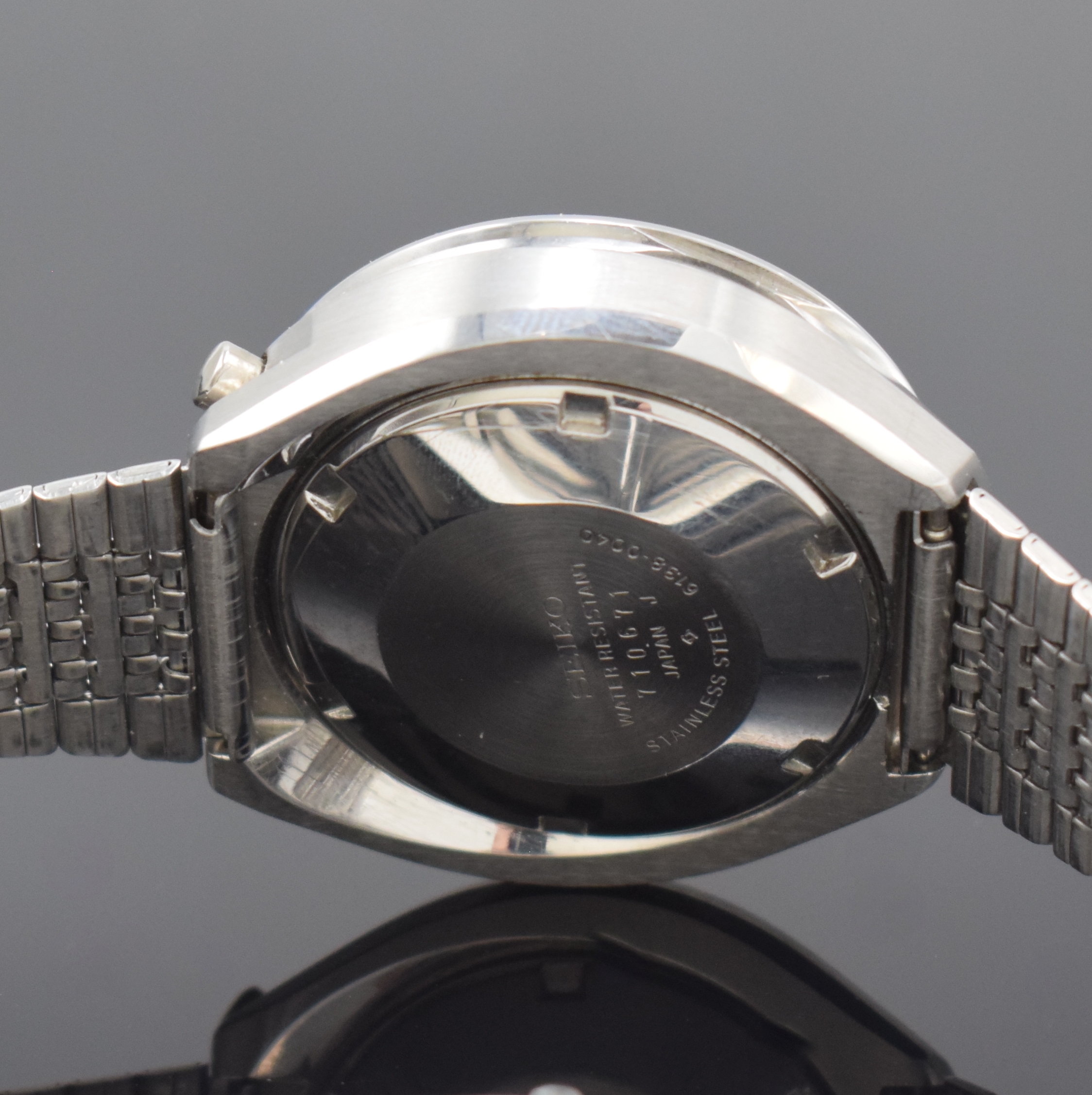 Detail d: SEIKO sogenannter Bullhead Armbandchronograph Referenz 6138-0040, Japan um 1970, Automatik, verschr. Edelstahlgeh., orig. Gliederband m. Faltschl., ...