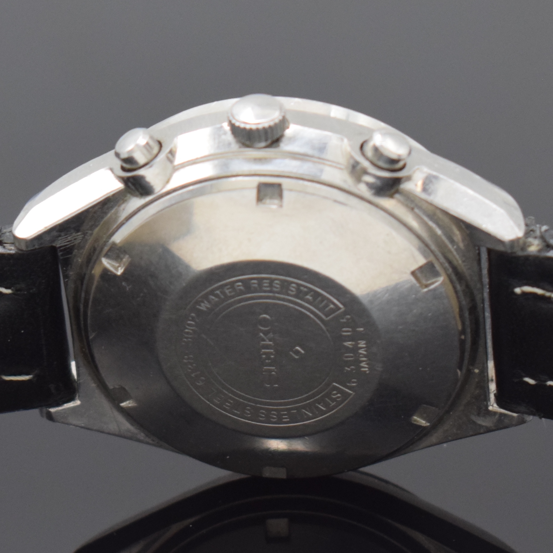 Detail c: SEIKO Schaltradchronograph in Stahl Referenz 6138-3002, Japan um 1975, Automatik, Boden verschr., Mineralglas, schwarzes Zifferbl., Leuchtindizes und ...