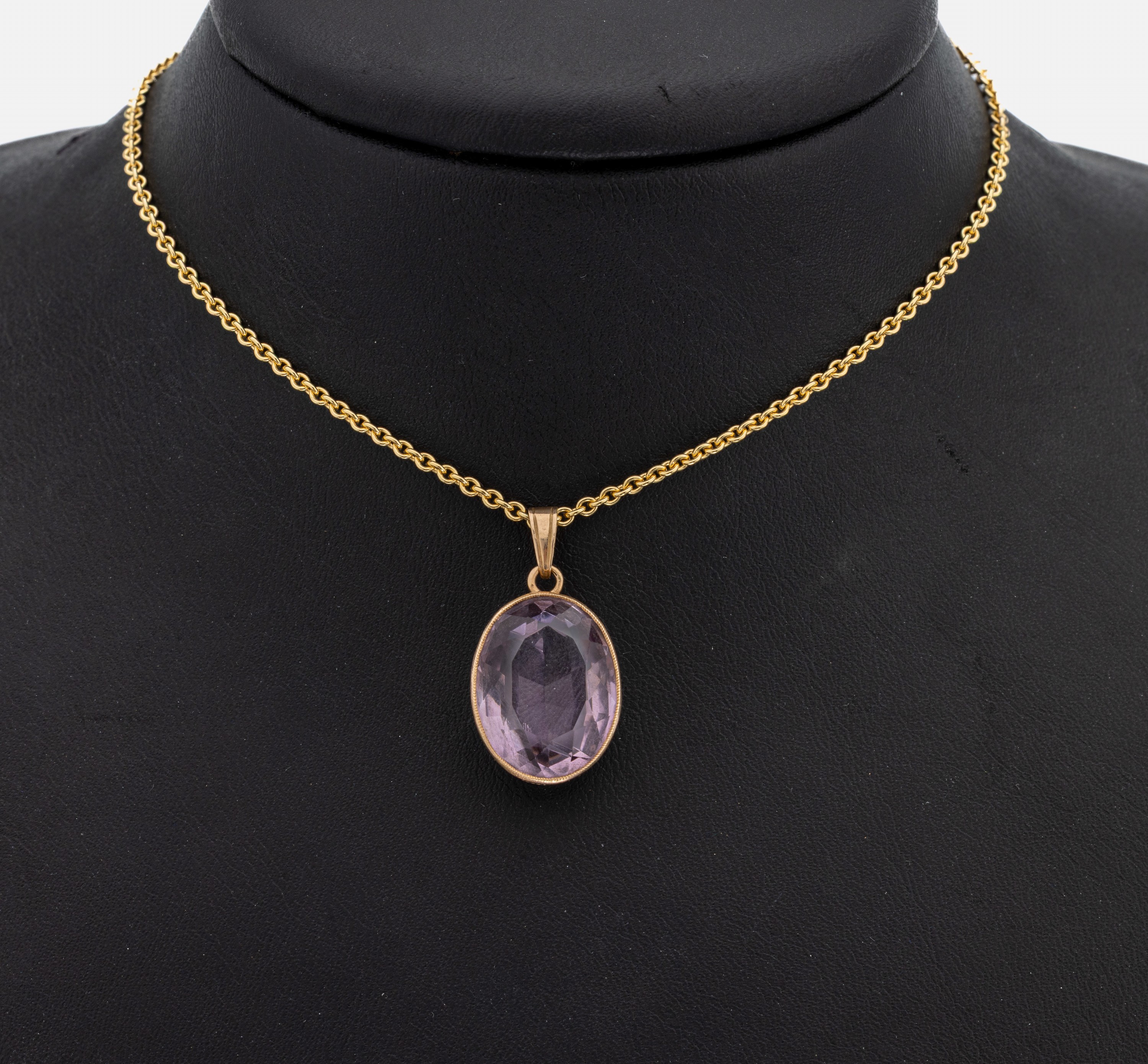 14 kt Gold Amethyst-Anhänger, GG 585/000 gepr., ovalfacett. Amethyst, an Kette, L. ca. 38 cm, Karabinerschließe, ca. 8.3 g