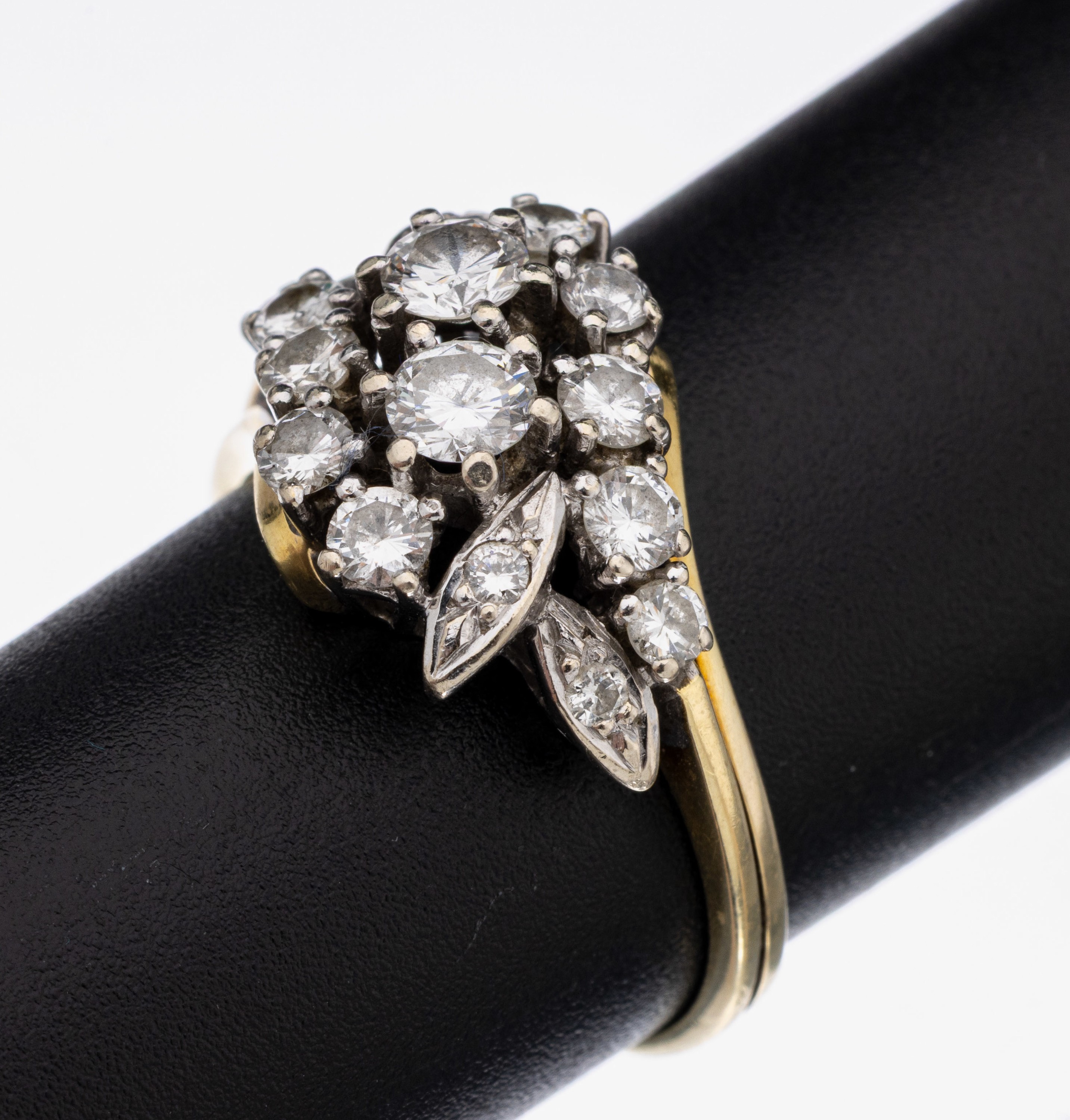 14 kt Gold Brillant-Ring, GG/WG 585/000, 16 Brillanten zus. ca. 1.0 ct Weiß/si, RW 58, ca. 4.7 g