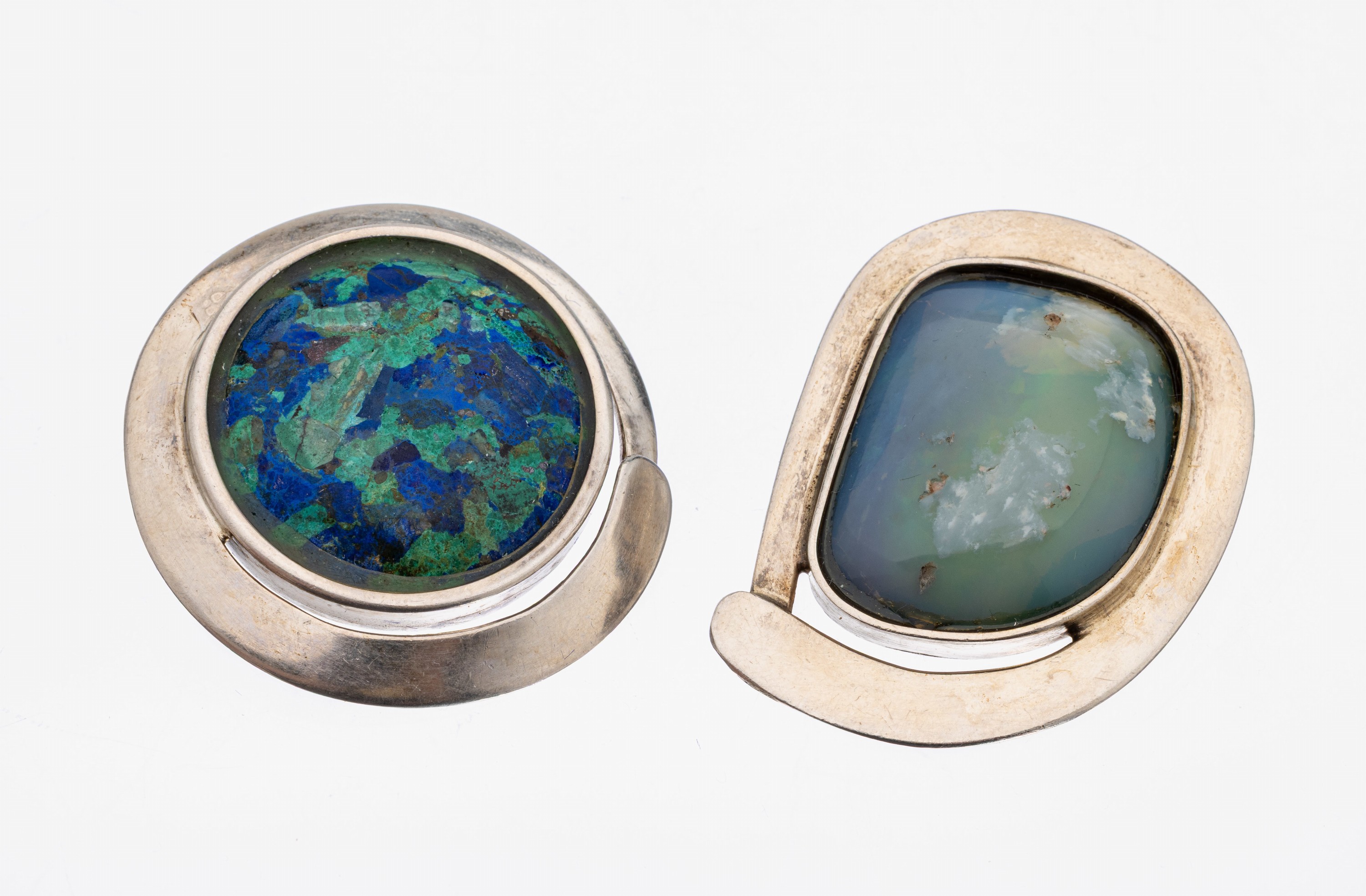 Konvolut 2 Silber-Anhänger, 925er Silber, Meistermarke unged., 1 x mit Malachit-Azurit, 1 x Opal-Cabochon, D. ca. 3.5 cm bzw. L. ca. 4cm
