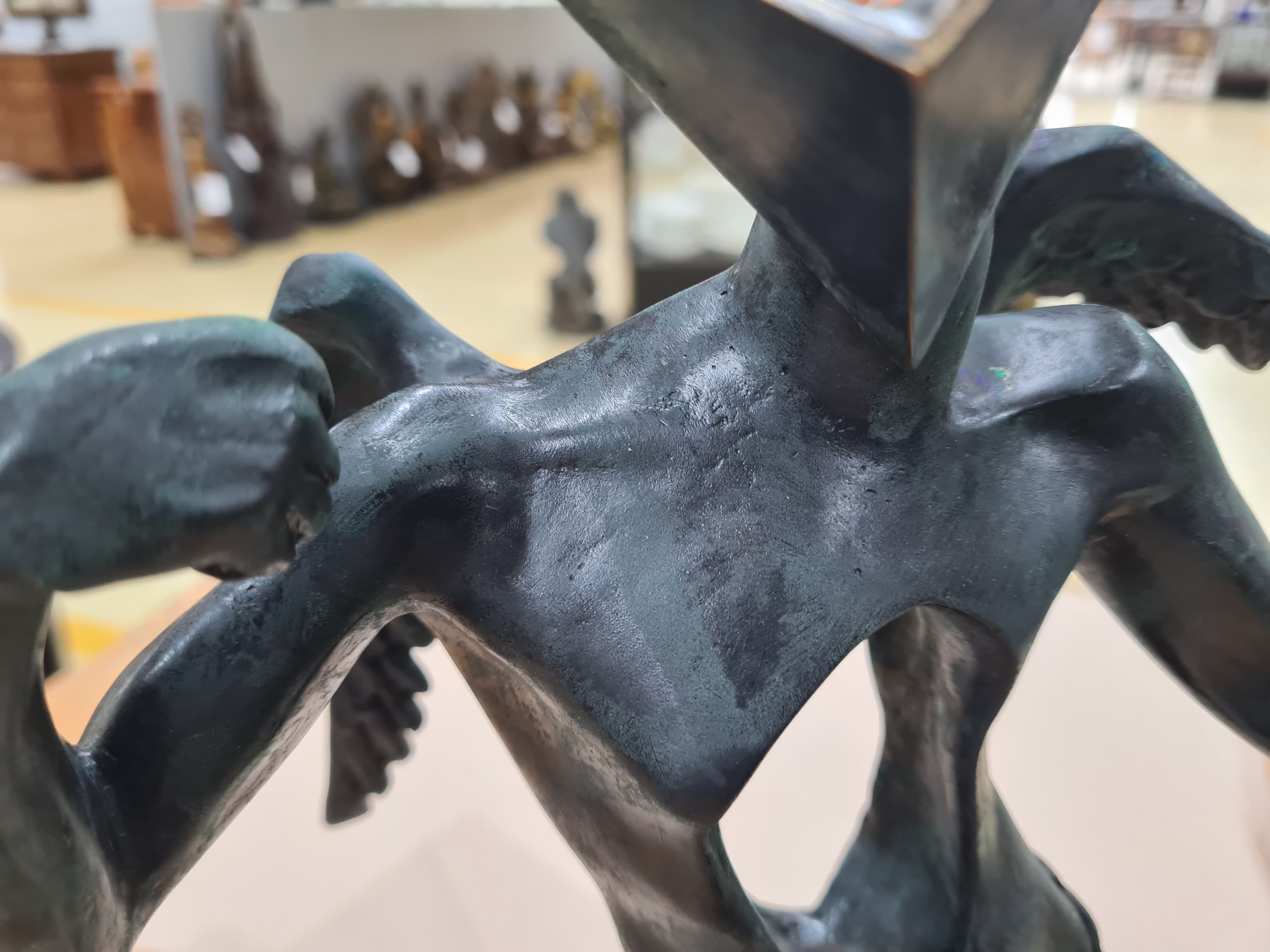 Detail e: Salvador Dali (1904-1989), Surrealistischer Engel (1984), Bronze, Ed. 902/1500, Edition Rom y Rom (Meisterwerke des 20.Jh., Rudolf Rom), ...