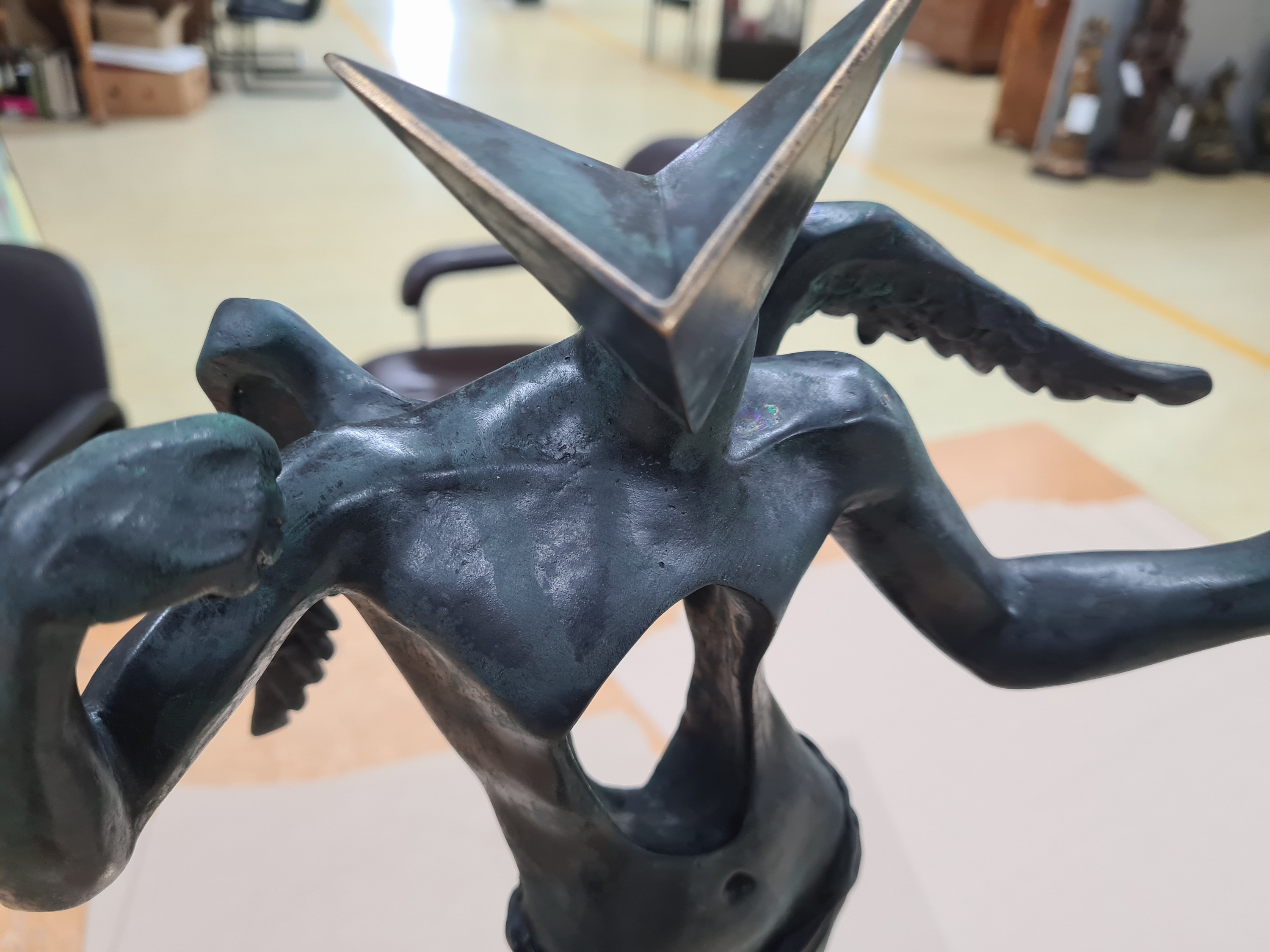 Detail f: Salvador Dali (1904-1989), Surrealistischer Engel (1984), Bronze, Ed. 902/1500, Edition Rom y Rom (Meisterwerke des 20.Jh., Rudolf Rom), ...