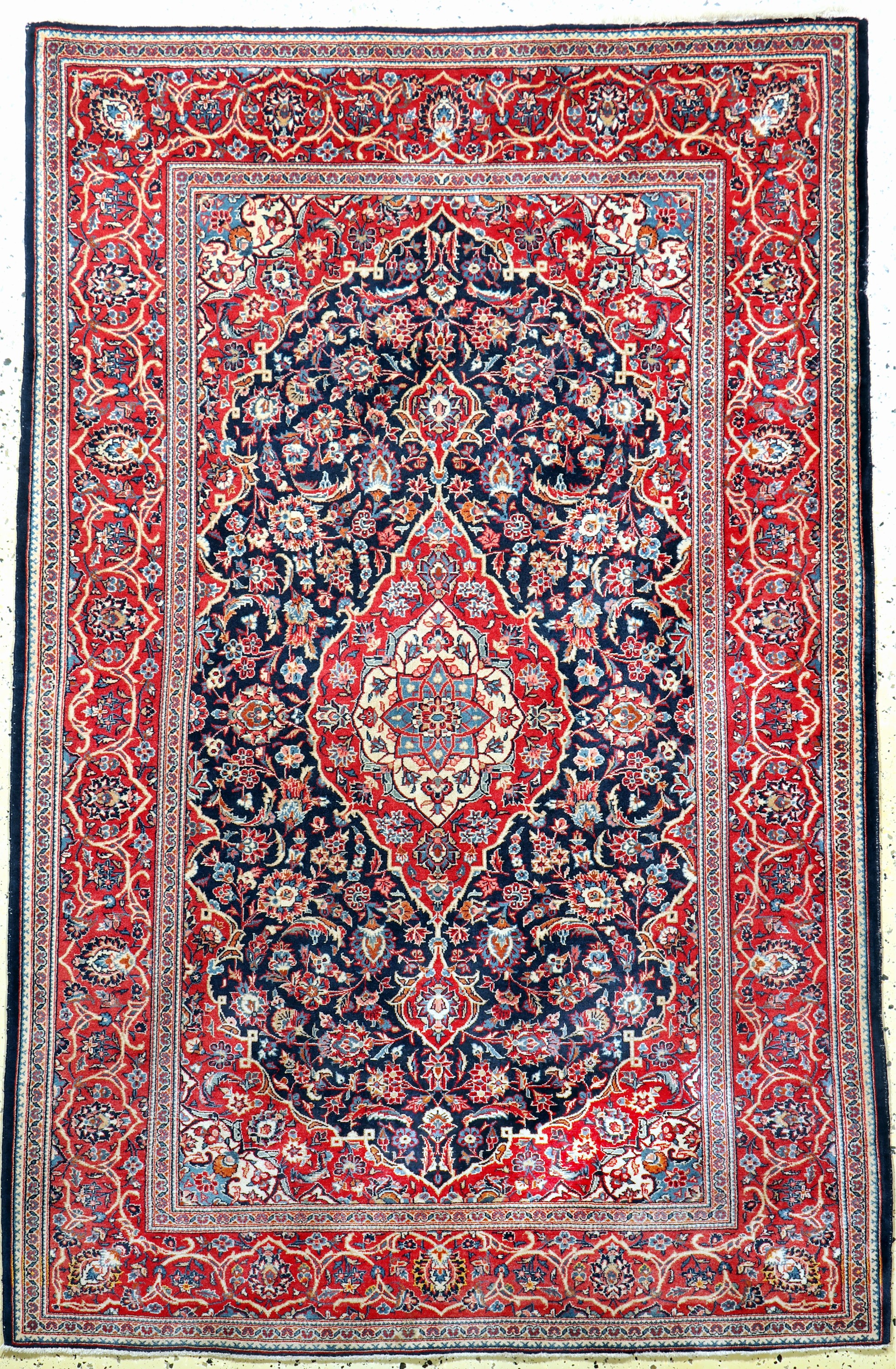 Keschan Kork alt, Persien, Anfang 20.Jhd, Korkwolle auf Baumwolle, ca. 205 x 133 cm, leichte Mottenfraß am Rand, EHZ: 2