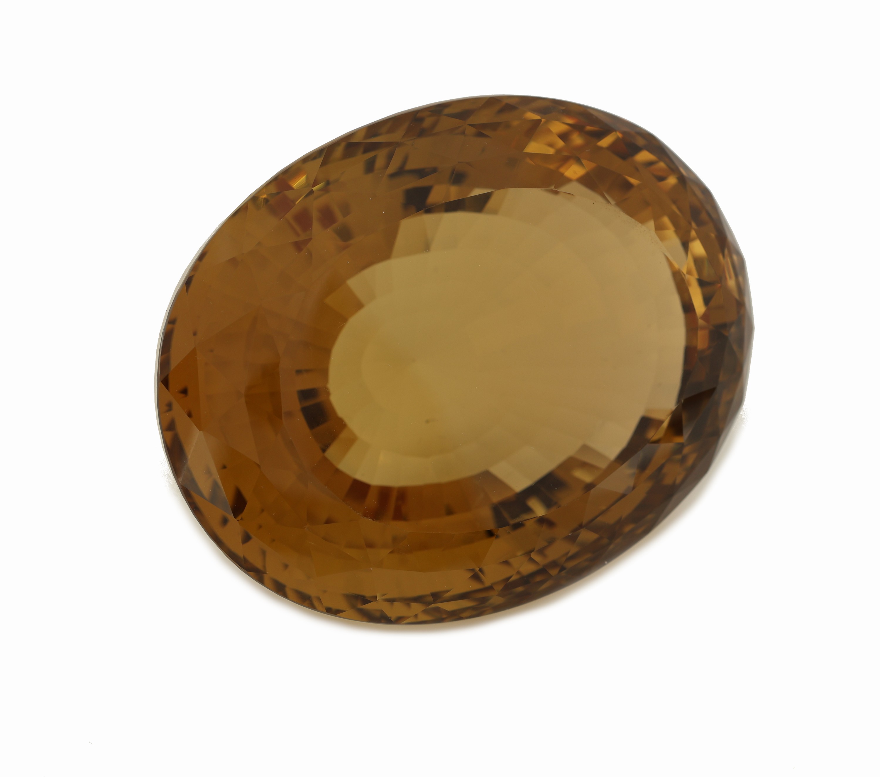 Detail a: Großer ovalfacett. Rauchquarz ca. 1125.3 ct, 55.4 x 71.2 x 41.5 mm, mit Zertifikat