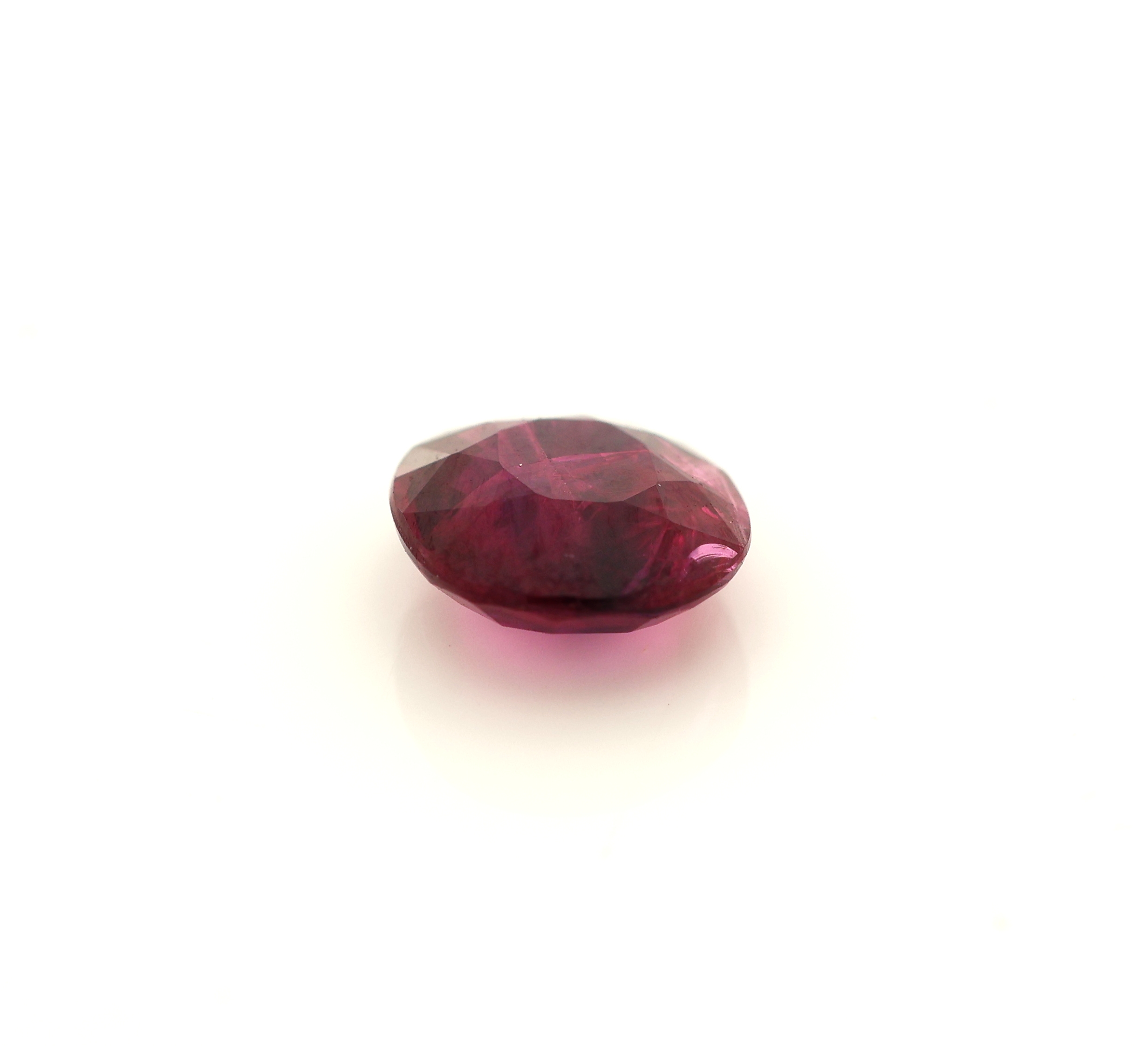 Detail a: Loser Rubin 1.05 ct, Burma, 6.67 x 6.07 x 2.74mm, mit Zertifikat