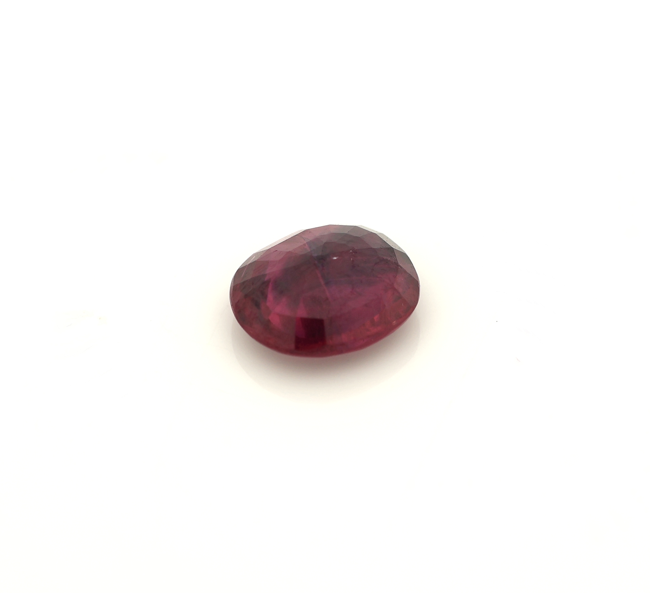 Detail b: Loser Rubin 1.05 ct, Burma, 6.67 x 6.07 x 2.74mm, mit Zertifikat