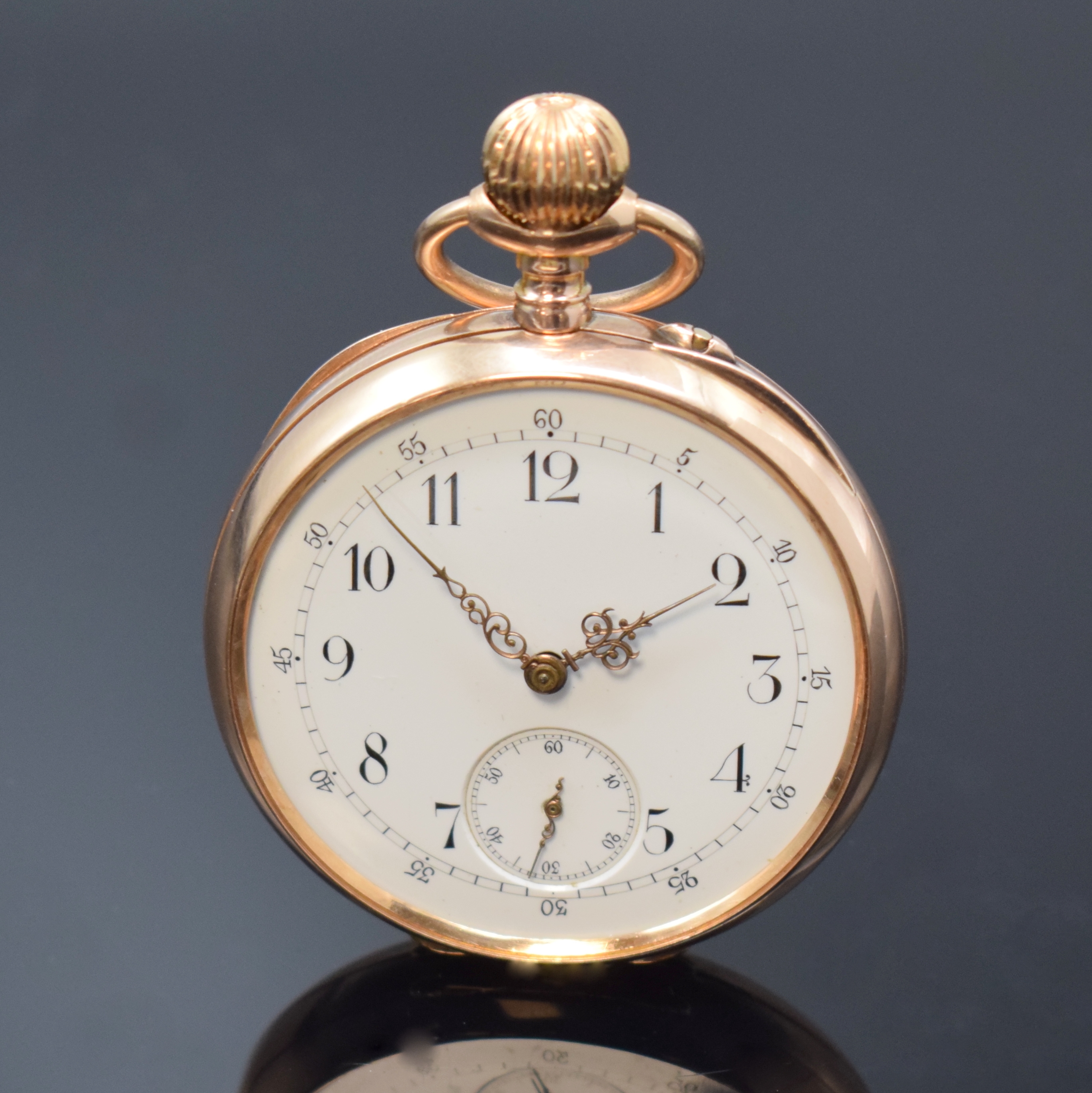 A. EPPNER & Co, Silberberg seltene Taschenuhr in RG 585/000, um 1890, guill. Geh. dell., Goldcuvette, Krone später, 2-tlg. Email- zifferbl., kl. ...