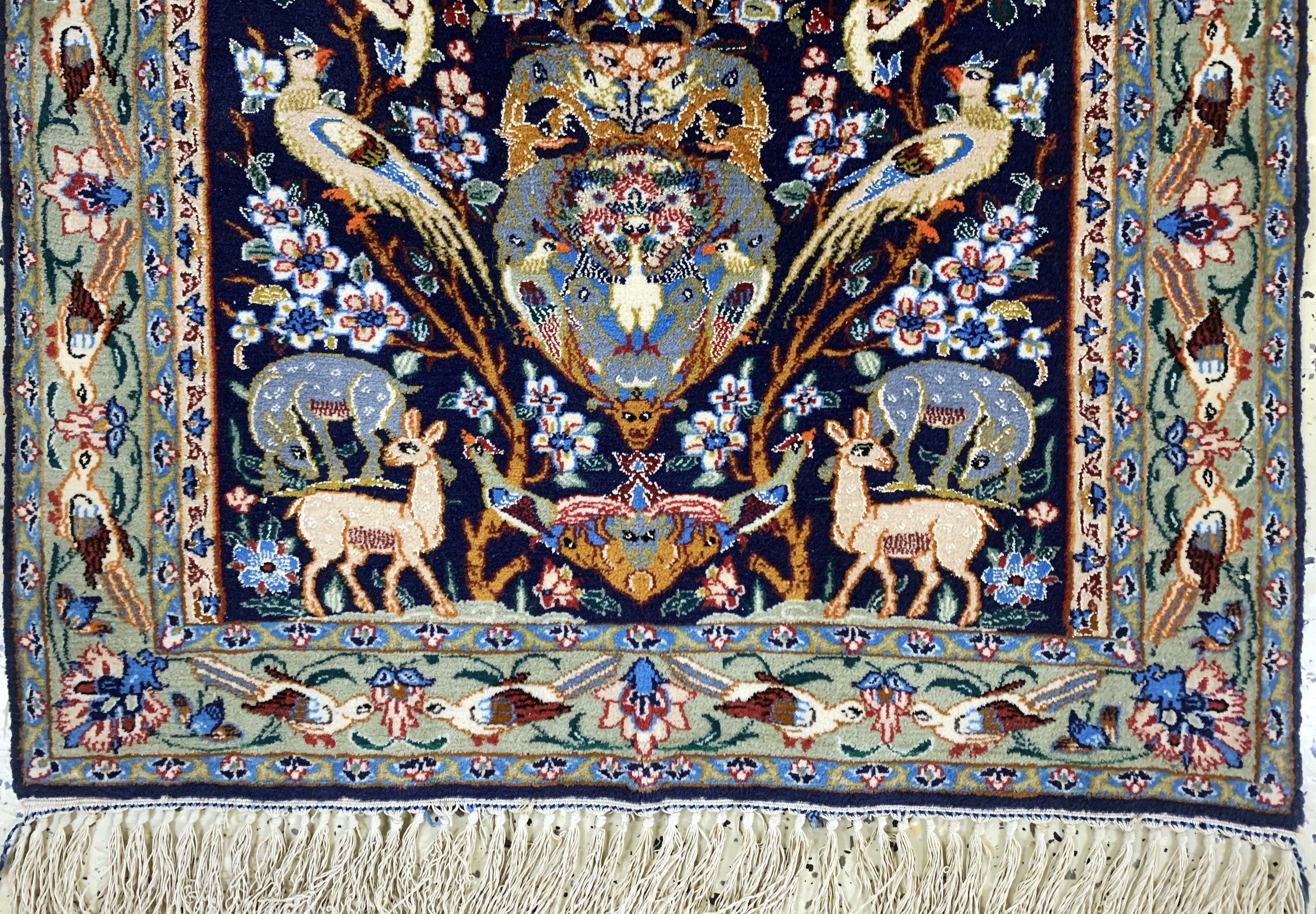 Detail c: Esfahan fein, Persien, Mitte 20.Jhd, Korkwolle mit und auf Seide, ca. 95 x 71 cm, EHZ: 2