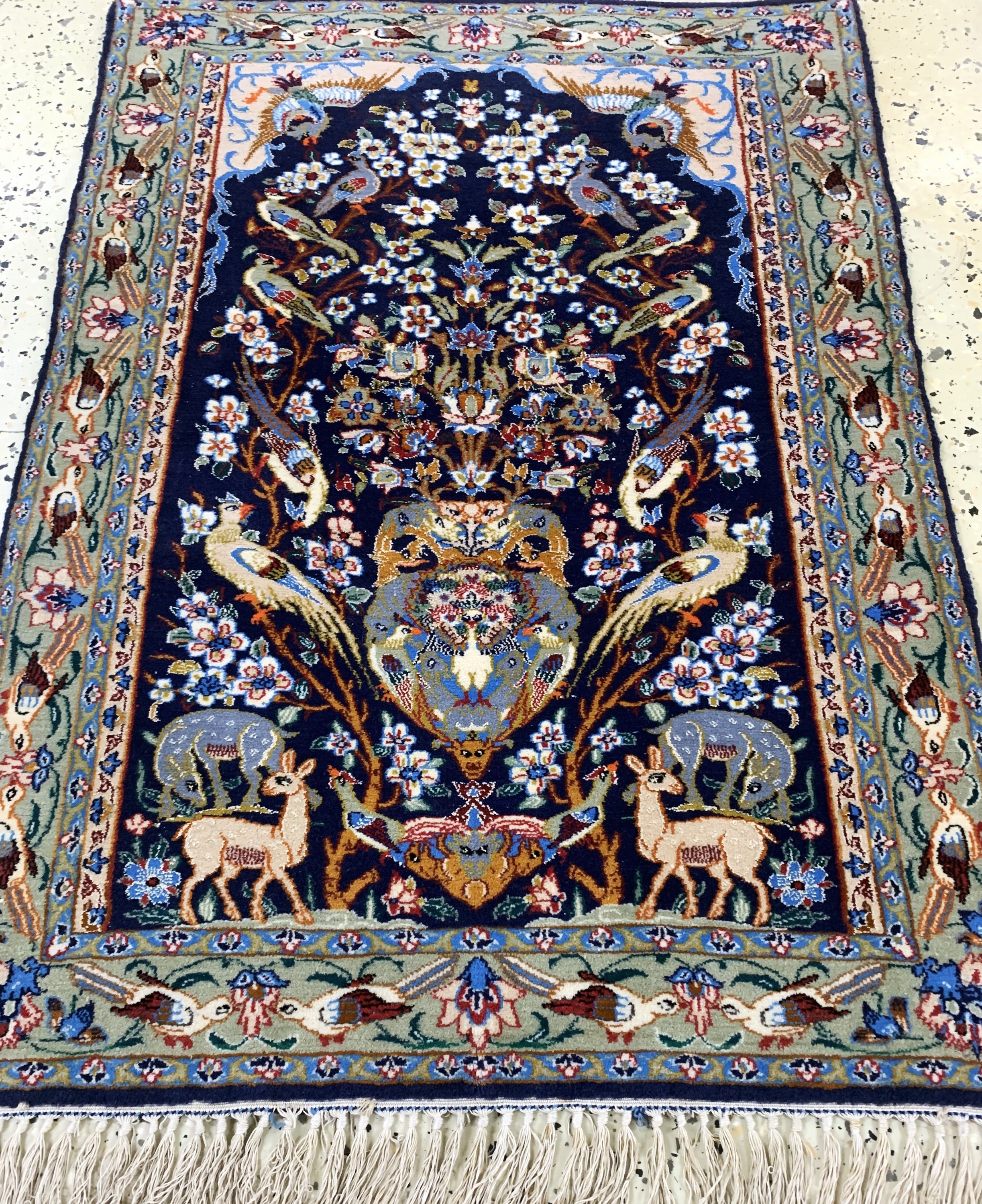 Detail d: Esfahan fein, Persien, Mitte 20.Jhd, Korkwolle mit und auf Seide, ca. 95 x 71 cm, EHZ: 2