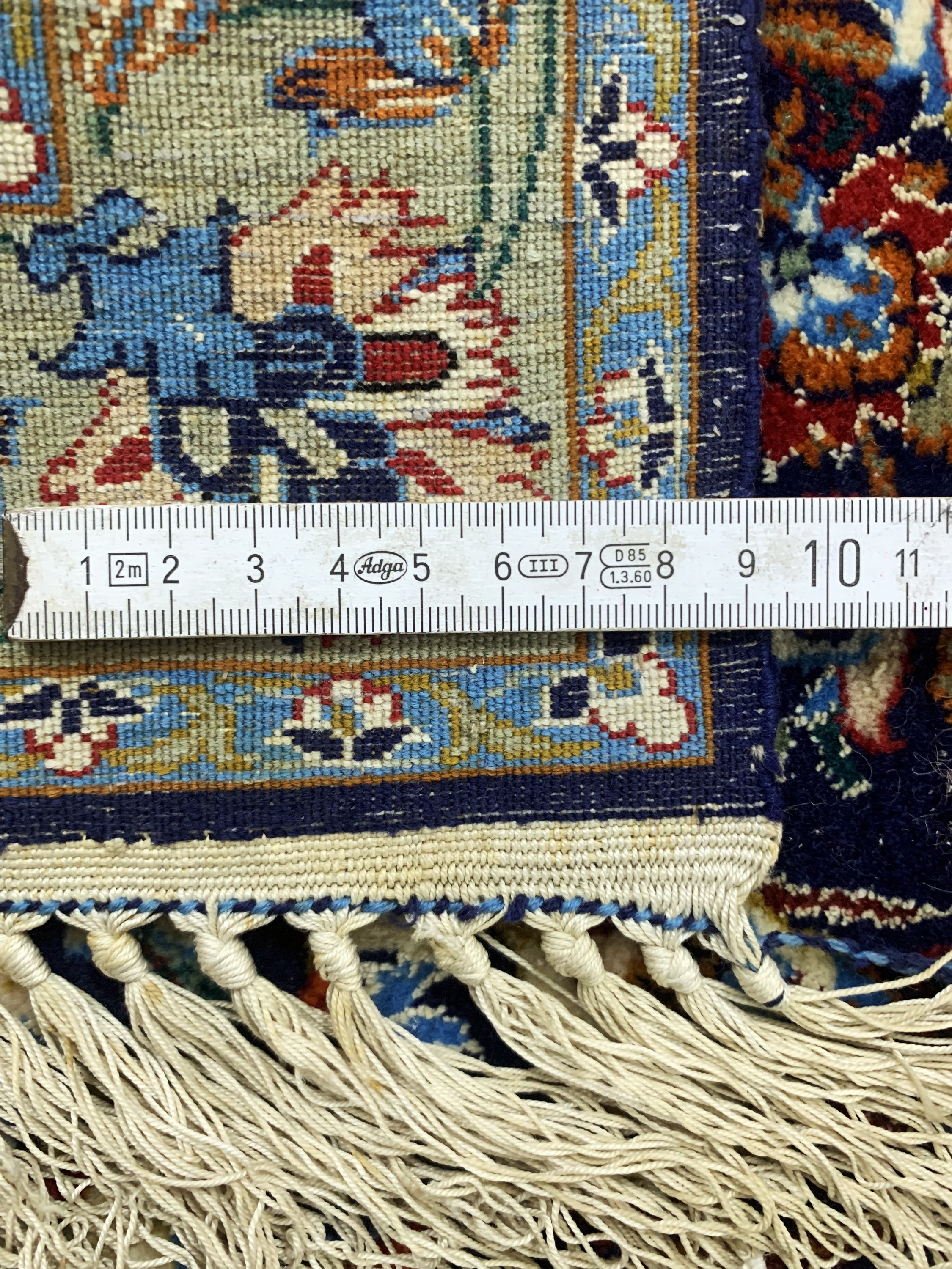 Detail e: Esfahan fein, Persien, Mitte 20.Jhd, Korkwolle mit und auf Seide, ca. 95 x 71 cm, EHZ: 2