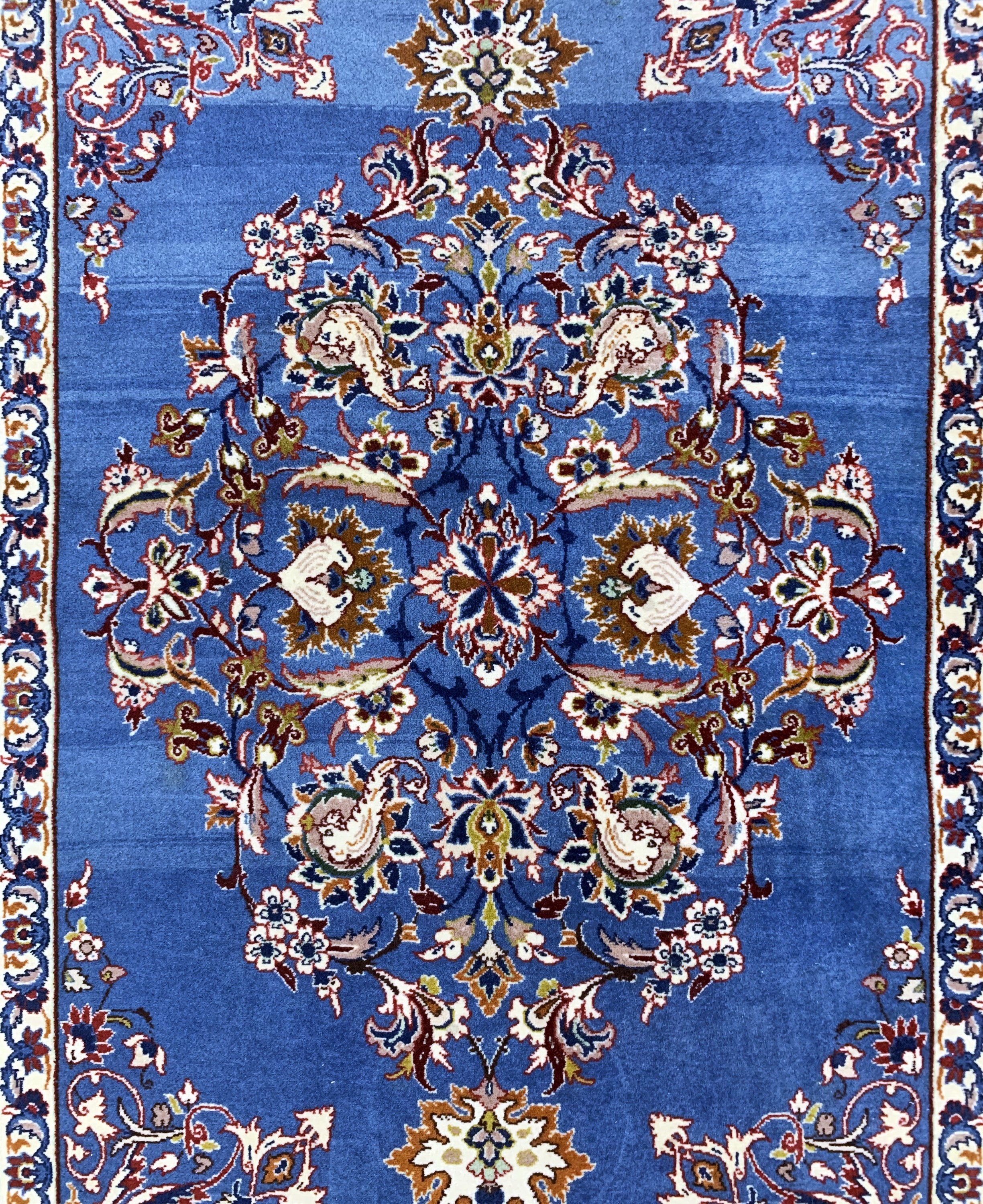 Detail c: Esfahan fein, Persien, Mitte 20.Jhd, Korkwolle mit und auf Seide, ca. 114 x 76 cm, EHZ: 2(Abrasch)
