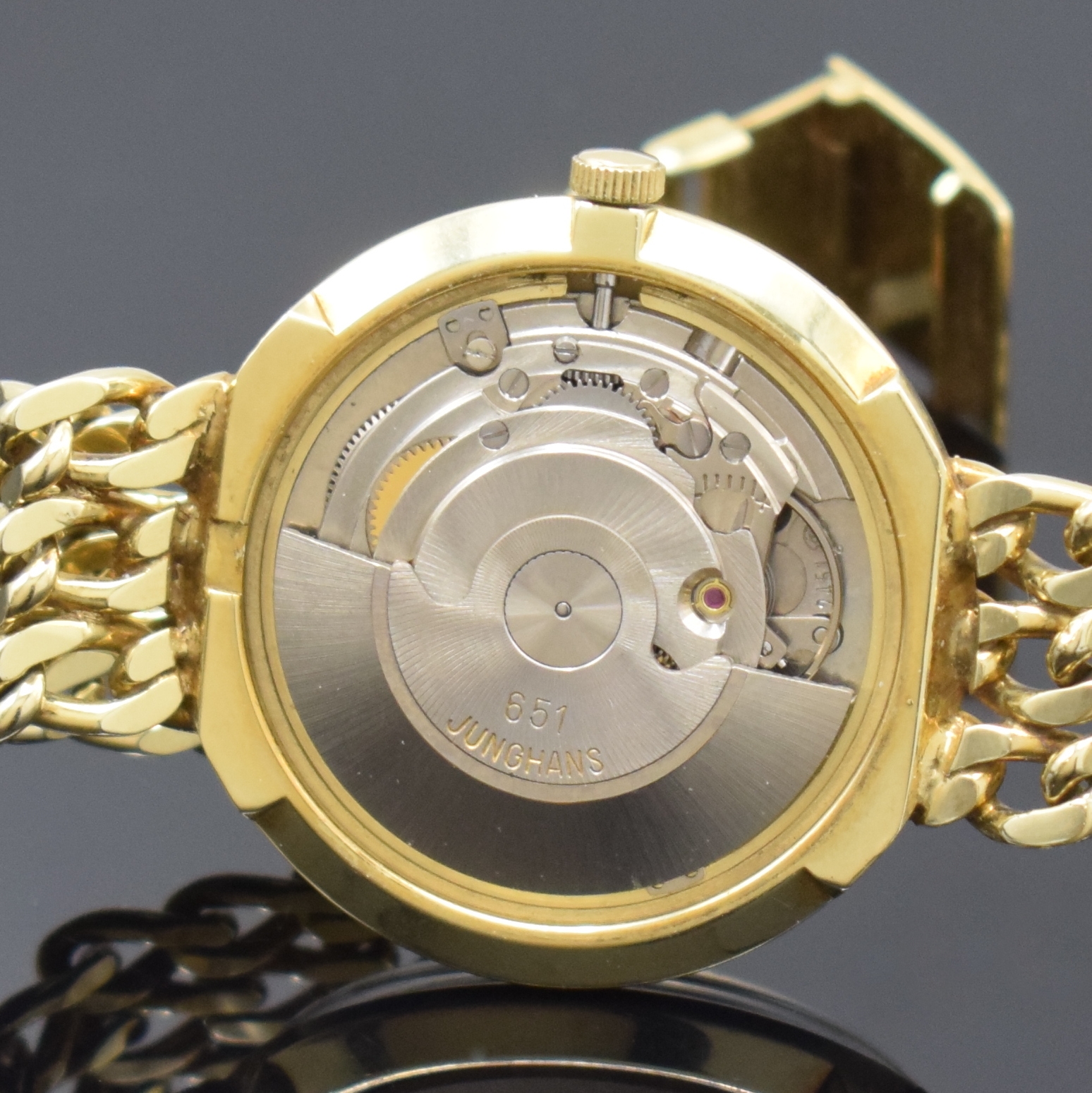 Detail e: JUNGHANS Herrenarmbanduhr in GG 585/000 an neutralem GG 585/000 Gliederband, Automatik, Deutschland Ende 1960er Jahre, mit ETA Basiskal. 2451, für ...