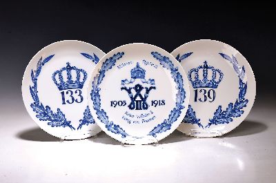 Image 3 Regimentsteller, Meissen, Anfang 20.Jh., Porzellan, unterglasurblau, 1x wohl 1. ...