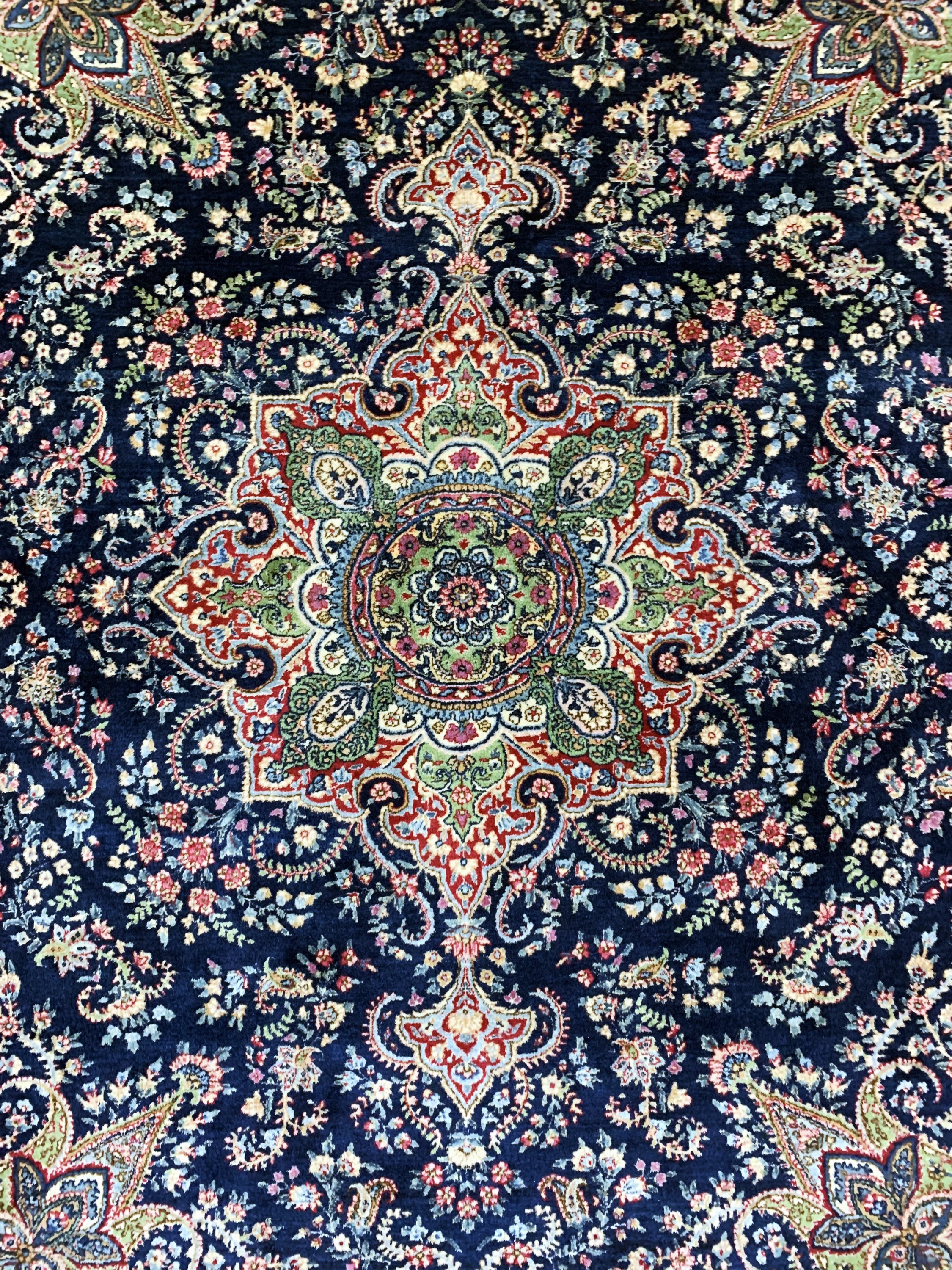 Detail c: Kerman"Lawar" fein alt, Persien, Anfang 20.Jhd, Wolle auf Baumwolle, ca. 350 x 300 cm,Reinigungsbedürftig, EHZ: 2