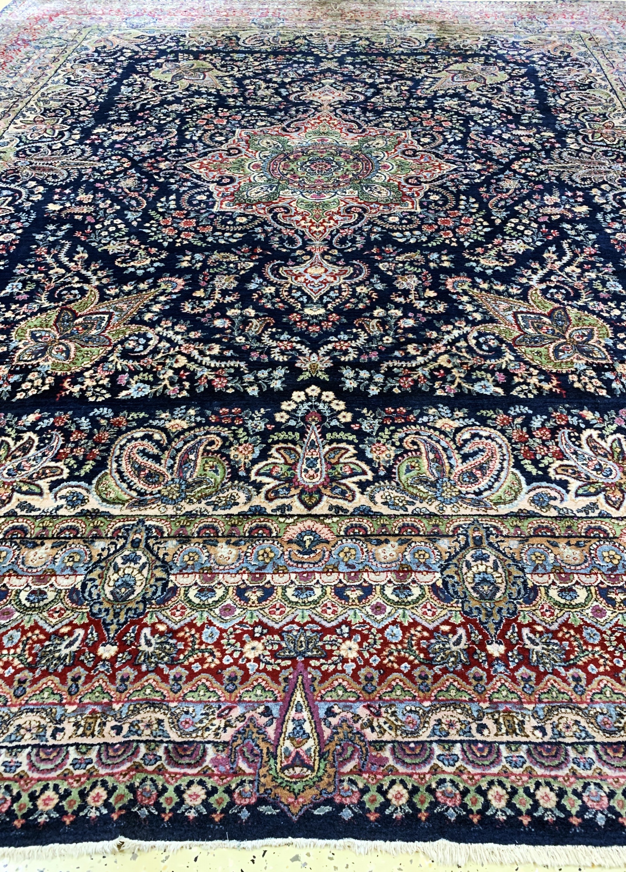 Detail g: Kerman"Lawar" fein alt, Persien, Anfang 20.Jhd, Wolle auf Baumwolle, ca. 350 x 300 cm,Reinigungsbedürftig, EHZ: 2
