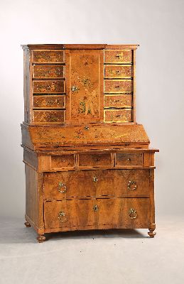Image 26928725 - Aufsatzsekretär, süddeutsch, 18. Jh., Nussbaumfurnier, dreiteilig, Aufsatz mit ...