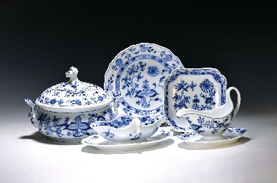 Image 26928750 - Speiseservice für 12 Personen, Meissen, nach 1882, 1. Wahl, blaues Zwiebelmuster ...