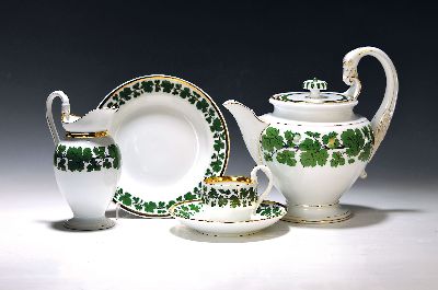 Image 26928759 - Kaffeeservice, Meissen, um 1890, 1. Wahl, Dekor voller grüner Weinkranz, ...