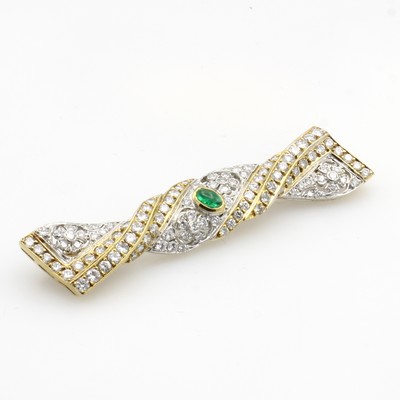 Image Brosche mit Smaragd und Brillanten, GG/WG 750/000, 110 Brill. zus. ca. 1.50 ct hoch- ...