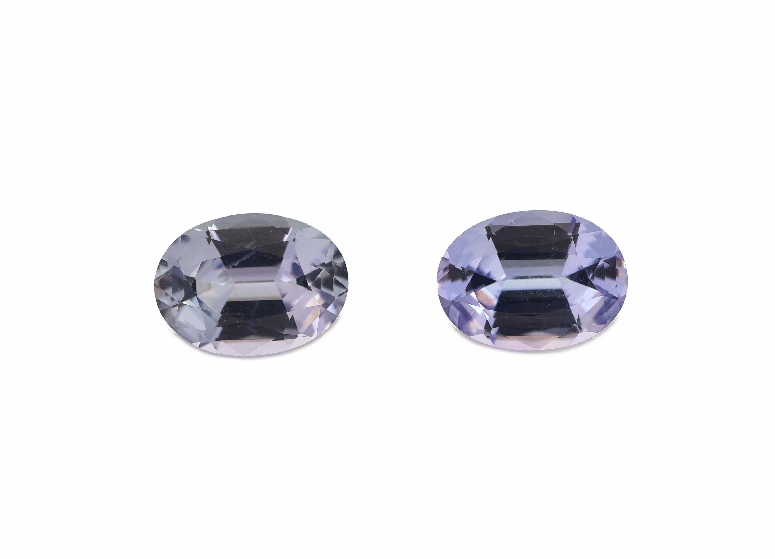 Lot 2 lose Tansanite, zus. ca. 2.00 ct, ovalfacett., ca. 7.5 x 5.5 x 3.4 mm