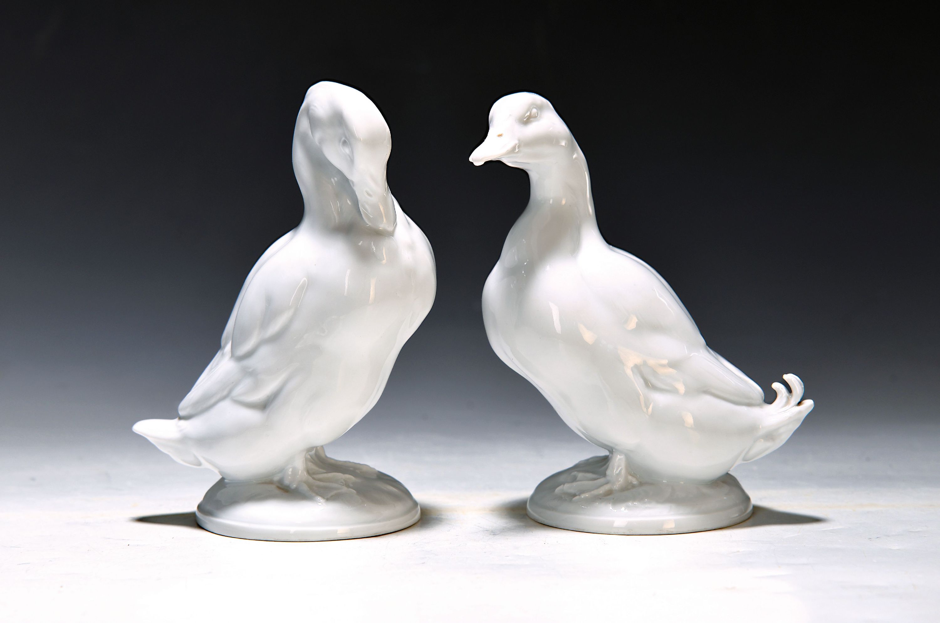 Paar Porzellanfiguren Entenpaar, Meissen, Entw. Erich Oehme, 2. Hälfte 20.Jh., 1. Wahl, Weißporzellan, S210 und S211, H. 14 cm