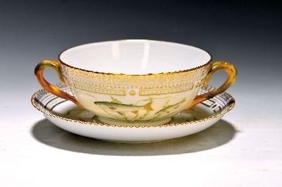 Image 26929431 - Suppentasse mit UT Flora Danica, Royal Copenhagen, 1969-1974, Porzellan, Goldstaffage, ...