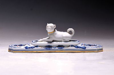 Image Briefbeschwerer mit Mops, Meissen, Knaufzeit , Porzellan, unterglasurblauer Dekor, Gold- ...