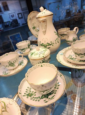 26929465e - Kaffeeservice indisch grün, Meissen, 20.Jh., 2. Wahl, Porzellan, Goldstaffage, 6 ...