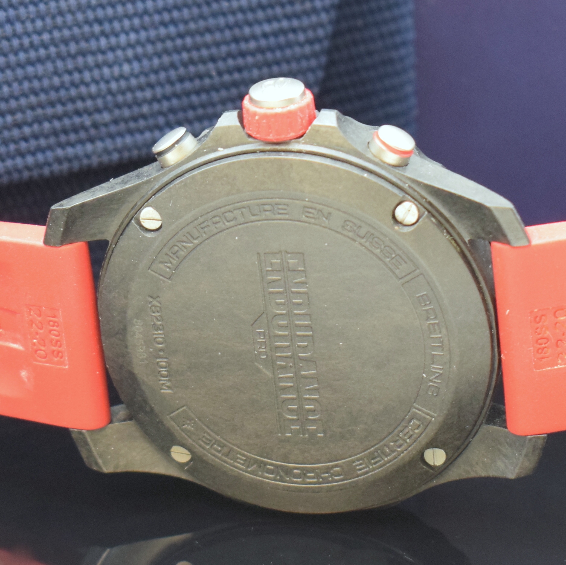 Detail d: BREITLING Endurance Pro Chronometer Armbandchronograph Referenz X82310, Schweiz verk. lt. beil. Pap. 07/2019, quarz, Kunststoffgeh. inkl. orig. ...