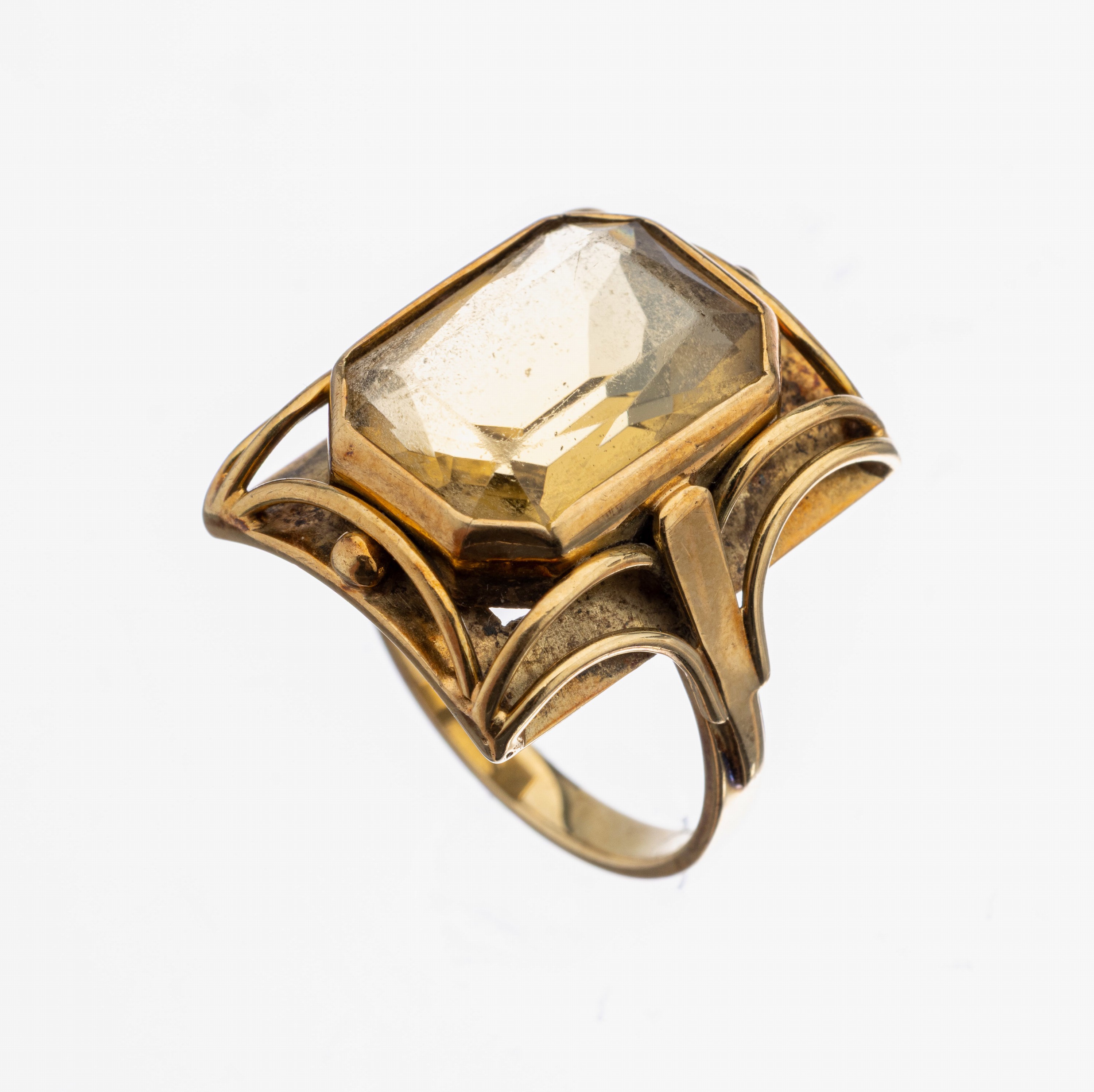 14 kt Gold Citrin-Ring, um 1950, GG 585/000, facett. Citrin-Achteck, RW 55, ca. 7.4 g