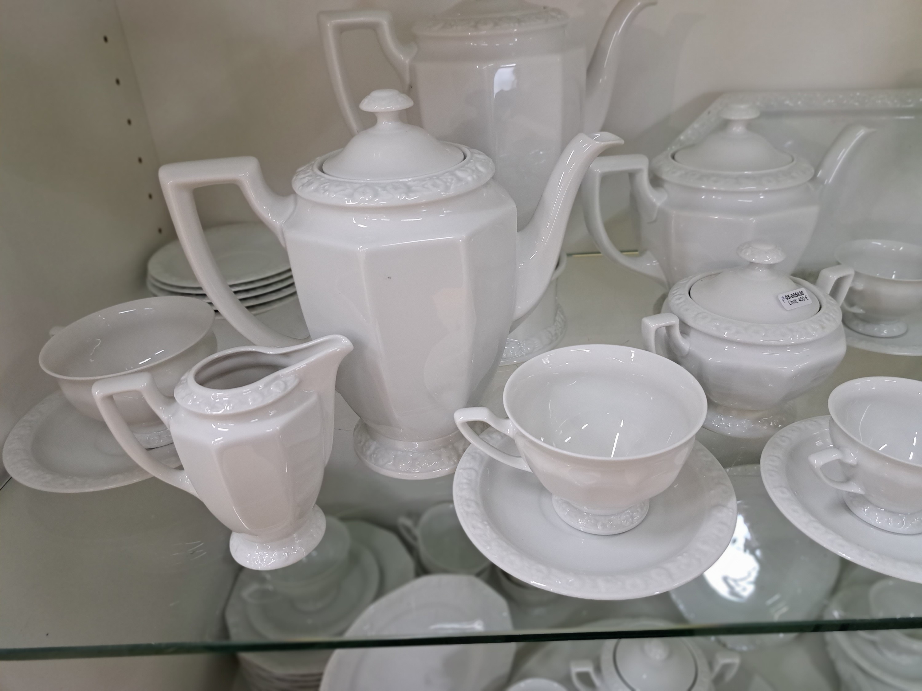 Detail a: Kaffee-, Tee- u. Mokkaservice, Maria Weiß, Rosenthal, Classic Rose, für 12 Personen, 12 Tassen mit UT, 12 Kuchenteller D. 20cm, 12 Mokkatassen mit ...
