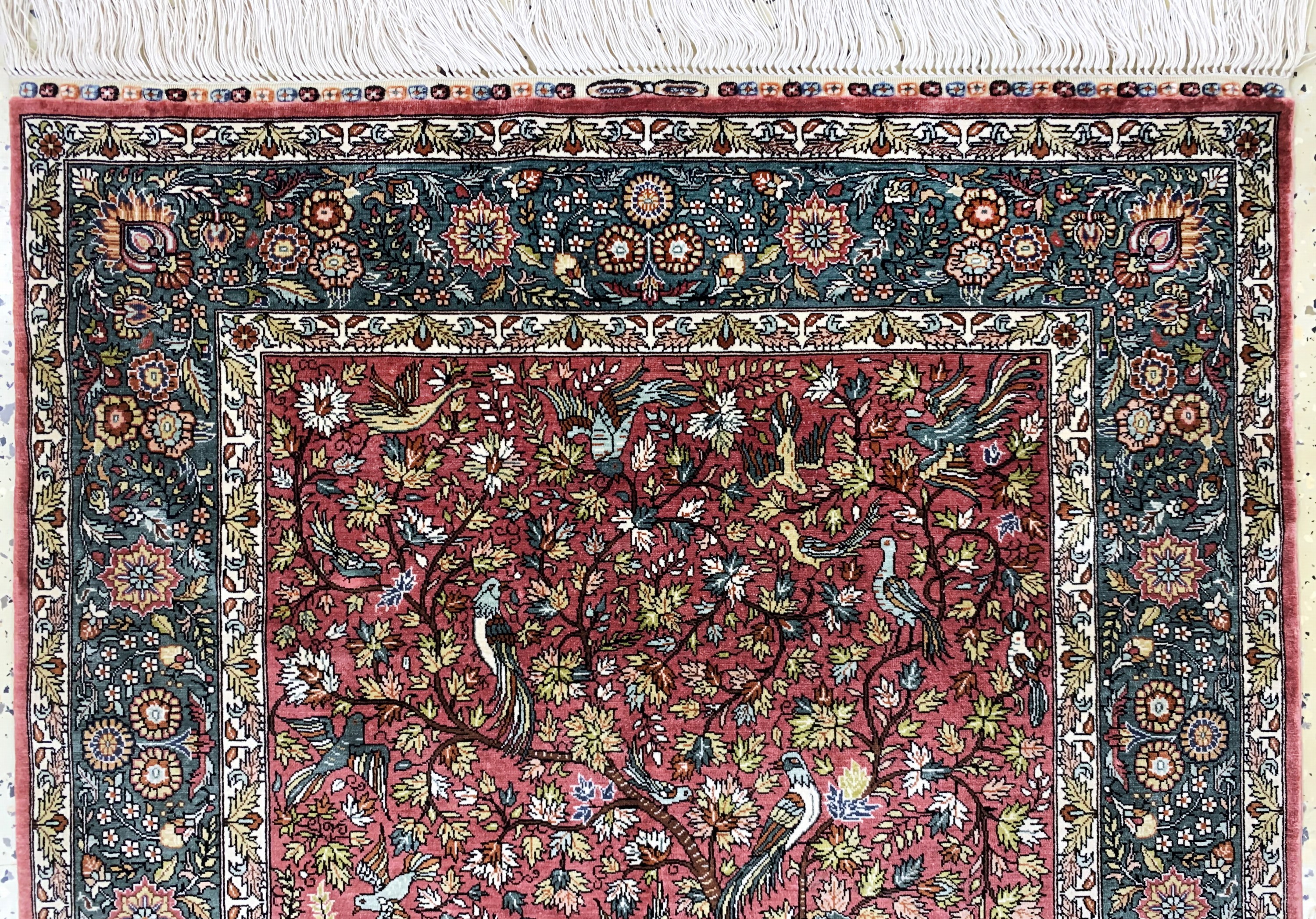 Detail a: Hereke Seide fein, China, Ende 20.Jhd., reine Naturseide, ca. 120 x 78 cm, ca. 1,0 Mio. Kn/qm, EHZ: 1-2