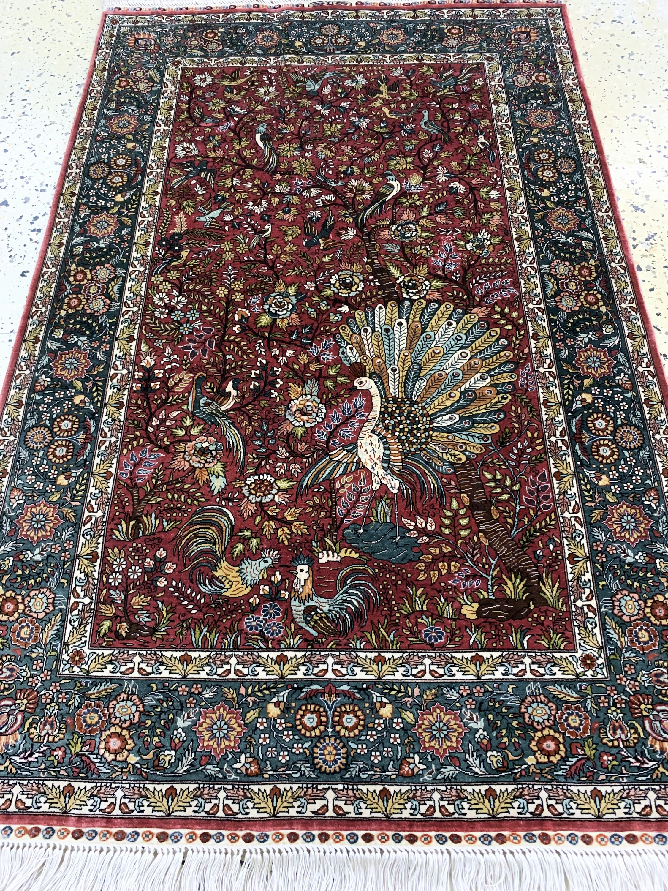 Detail d: Hereke Seide fein, China, Ende 20.Jhd., reine Naturseide, ca. 120 x 78 cm, ca. 1,0 Mio. Kn/qm, EHZ: 1-2