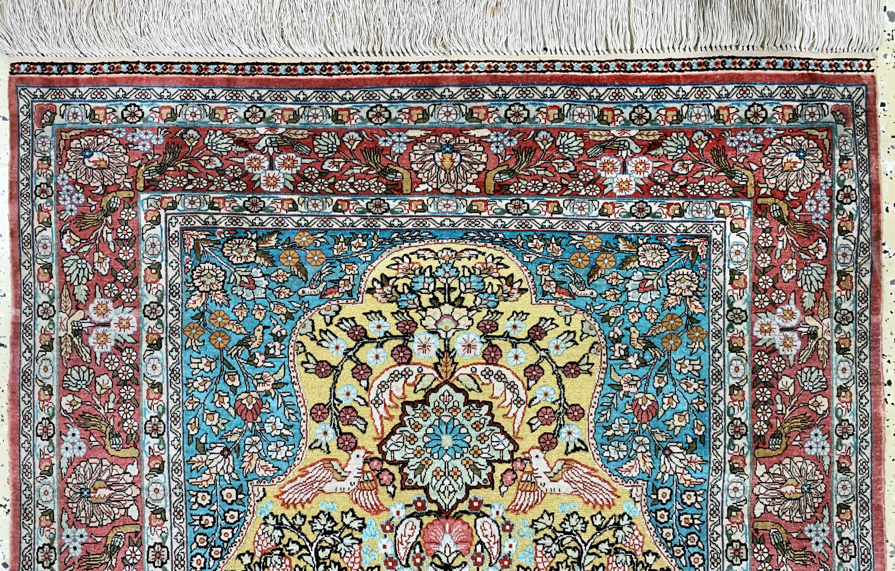 Detail a: Hereke Seide fein, China, Ende 20.Jhd., reine Naturseide/Metallbrokat, ca. 150 x 92cm , ca. 1,0 Mio. Kn/qm, EHZ: 1-2