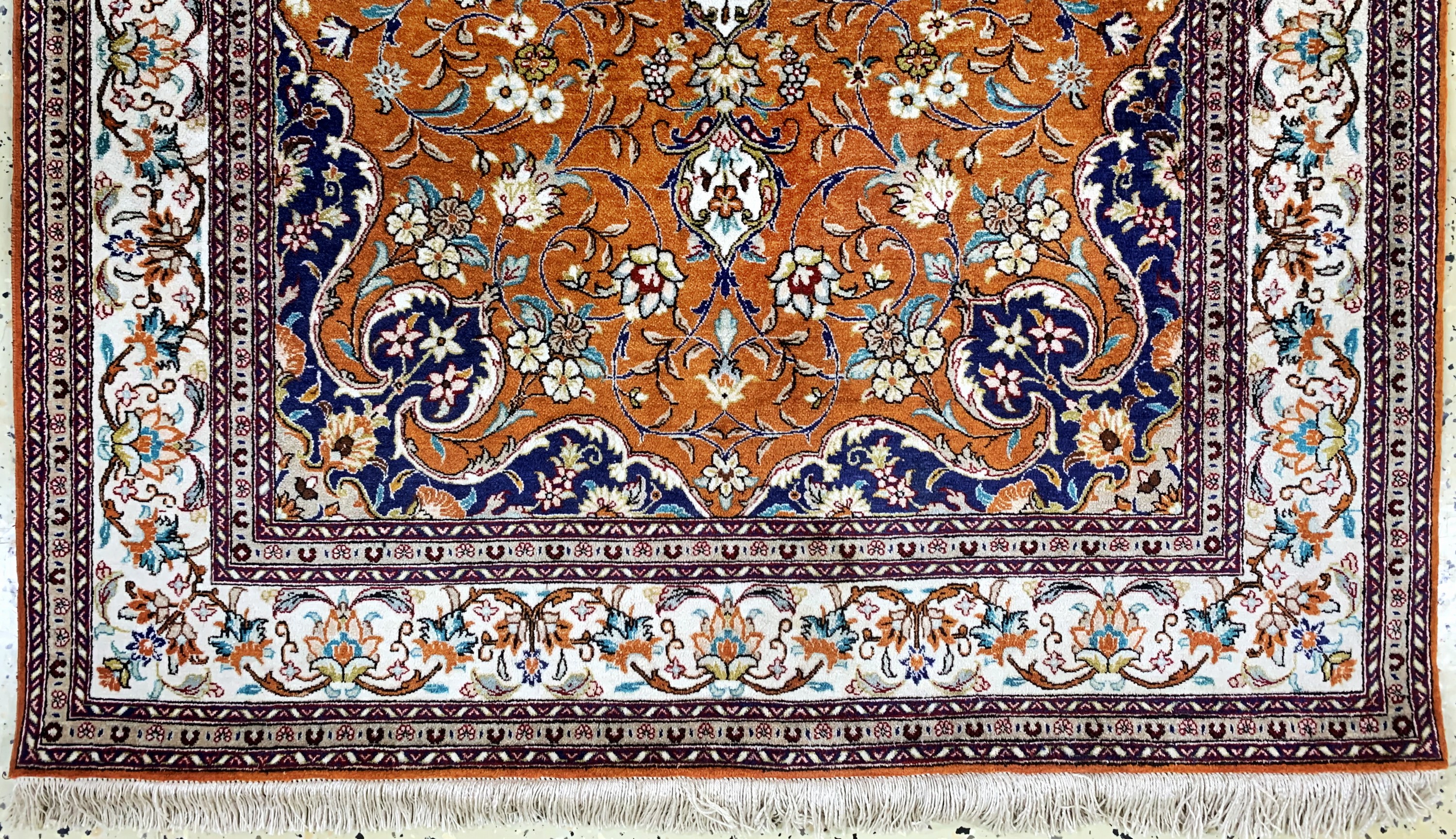 Detail c: Ghom Seide fein, Persien, Ende 20.Jhd., reine Naturseide, ca. 147 x 102 cm, ca. 1,0 Mio. Kn/qm, EHZ: 1-2