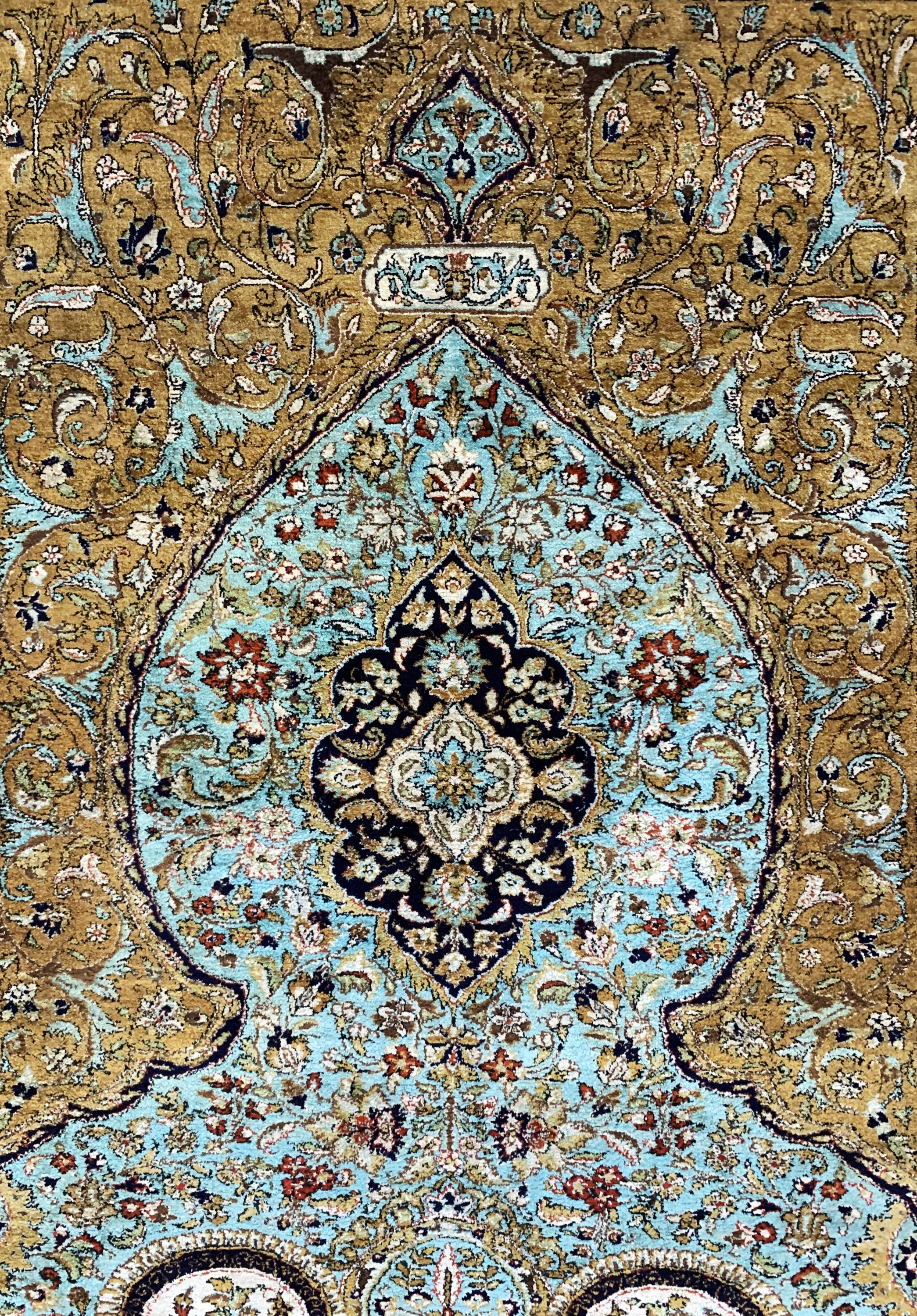 Detail b: Ghom Seide fein, Persien, Mitte 20.Jhd., reine Naturseide, ca. 216 x 144 cm, EHZ: 2, reinigungsbedürftig