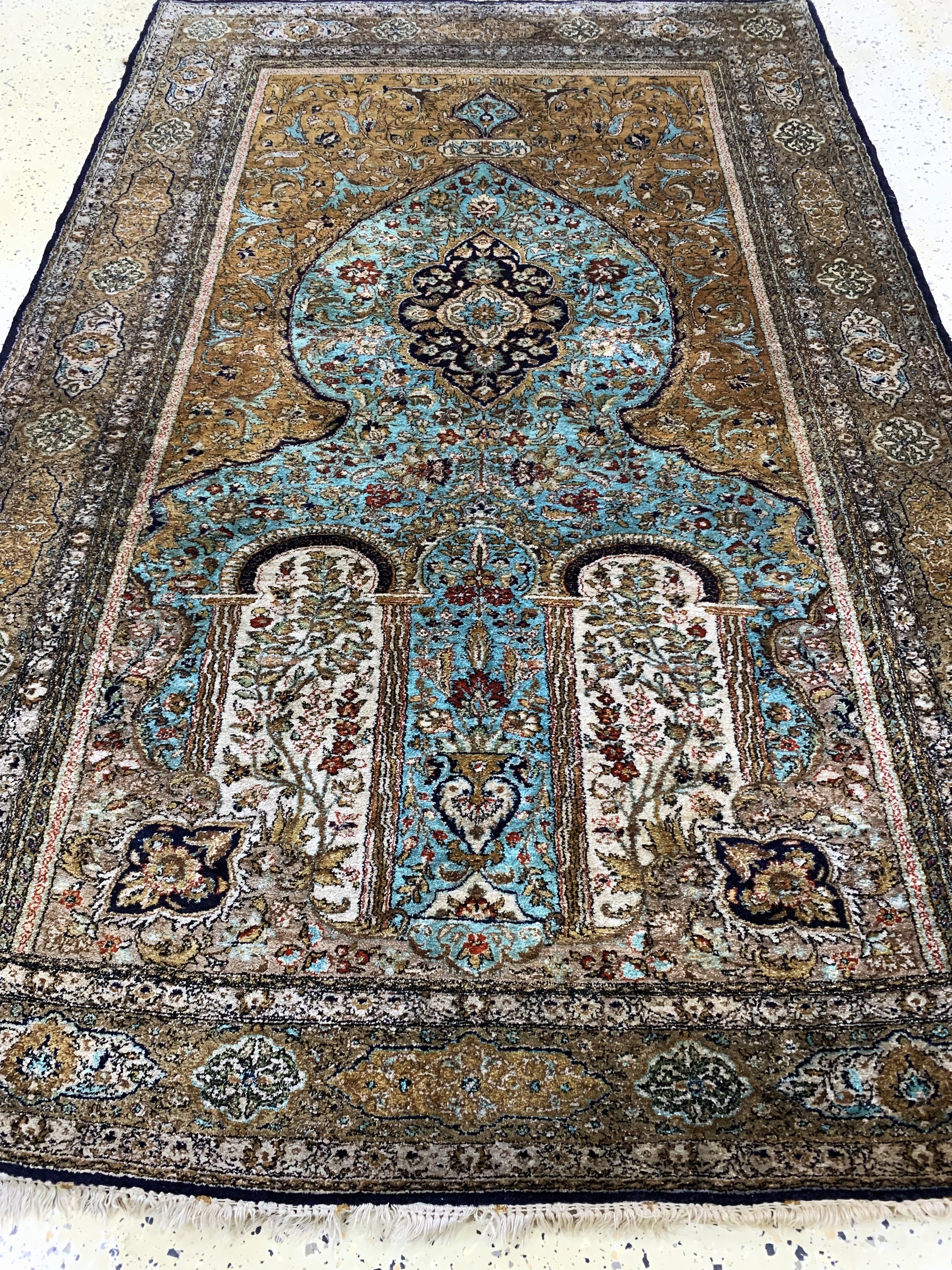 Detail d: Ghom Seide fein, Persien, Mitte 20.Jhd., reine Naturseide, ca. 216 x 144 cm, EHZ: 2, reinigungsbedürftig