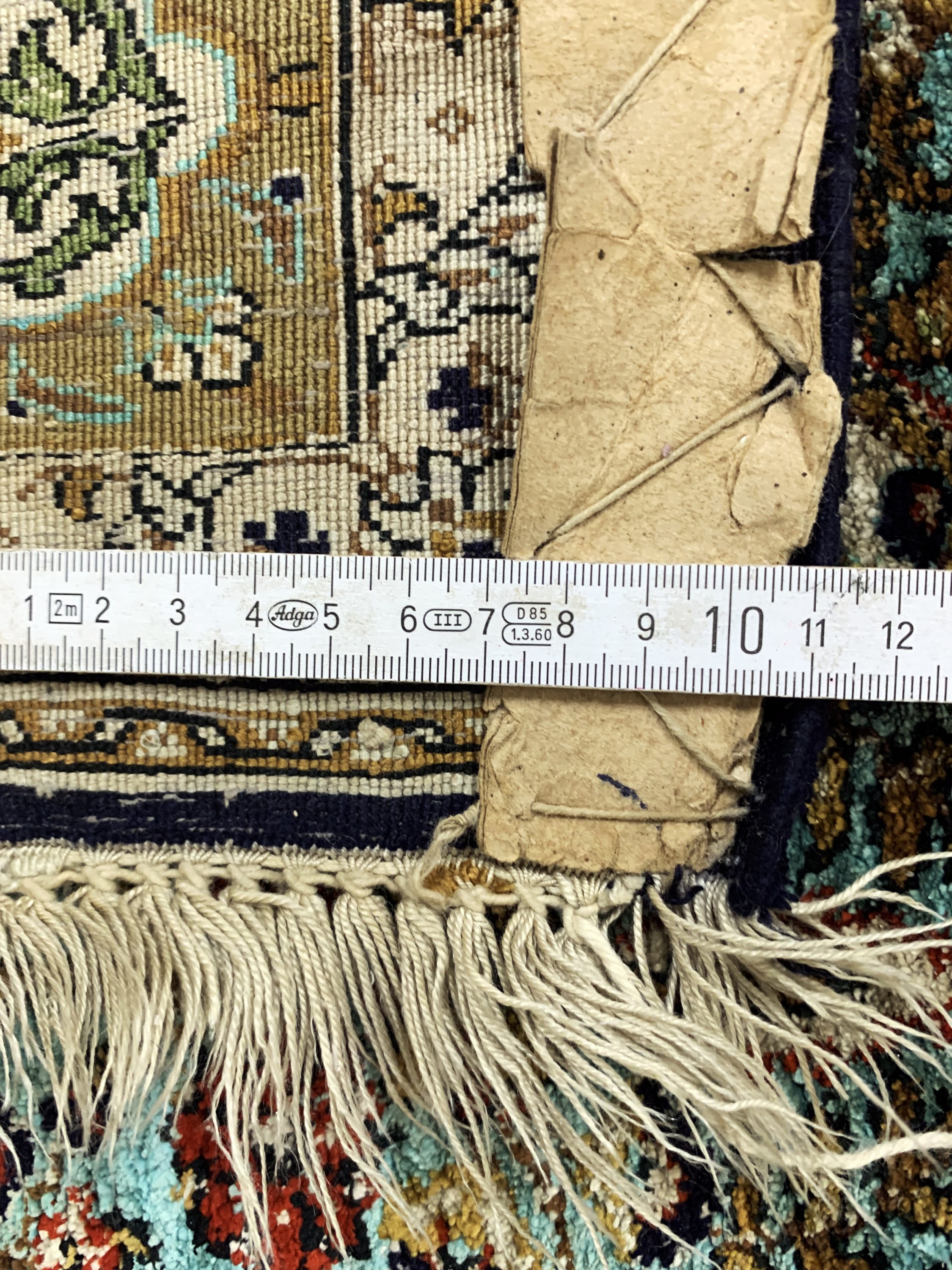 Detail e: Ghom Seide fein, Persien, Mitte 20.Jhd., reine Naturseide, ca. 216 x 144 cm, EHZ: 2, reinigungsbedürftig