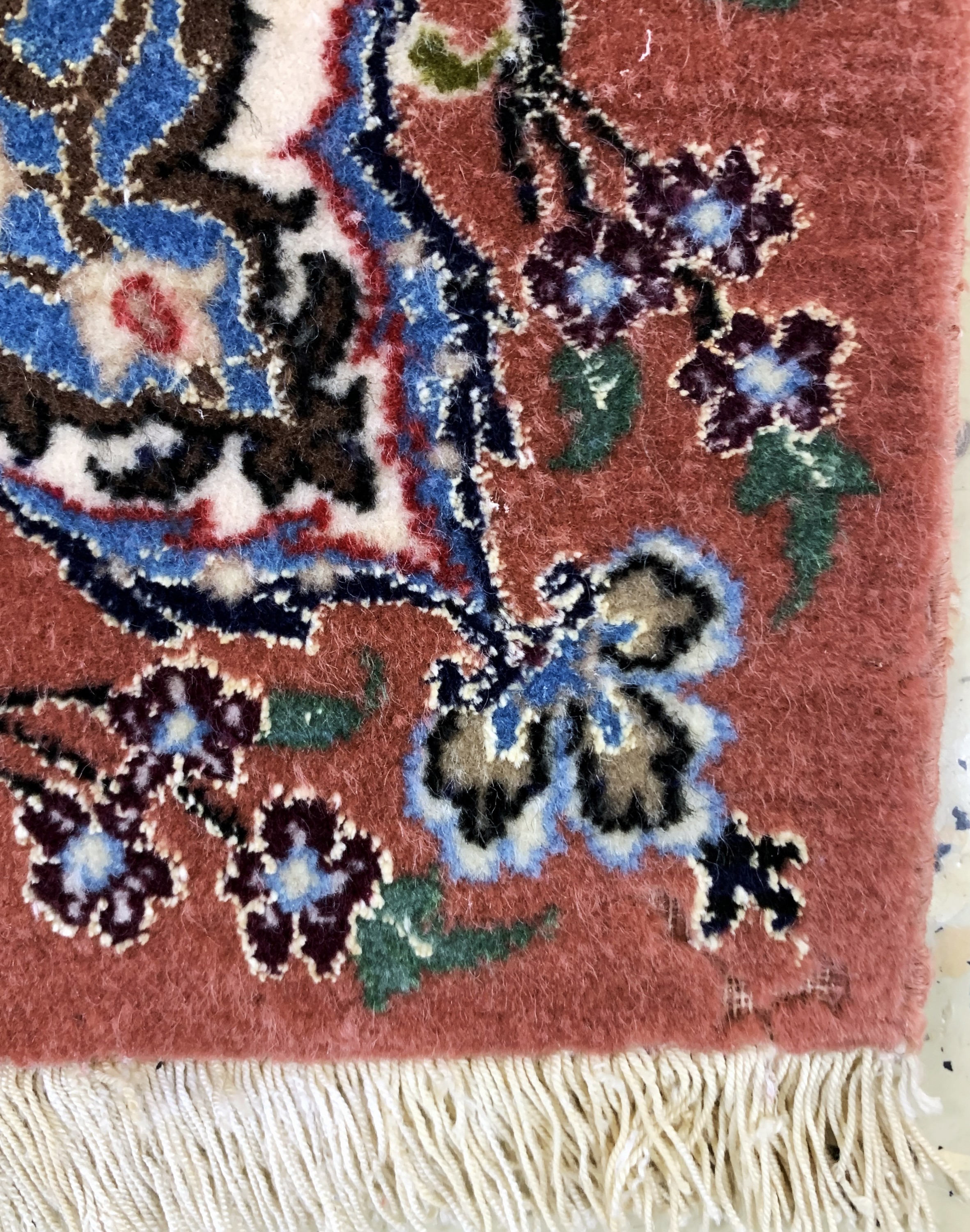 Detail d: Esfahan fein, Persien, Ende 20.Jhd., Korkwolle mit und auf Seide, ca. 125 x 78 cm, EHZ: 2, kleine Flecken & Mottenfraß