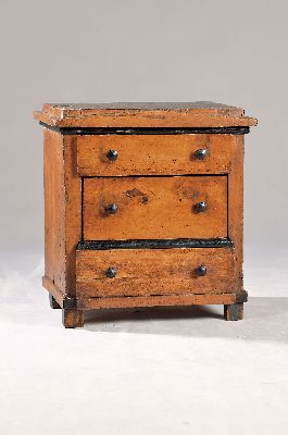 Image 26929631 - Kindermöbel/kleine Kommode, Biedermeier, um 1820, norddeutsch, Birke massiv, drei ...