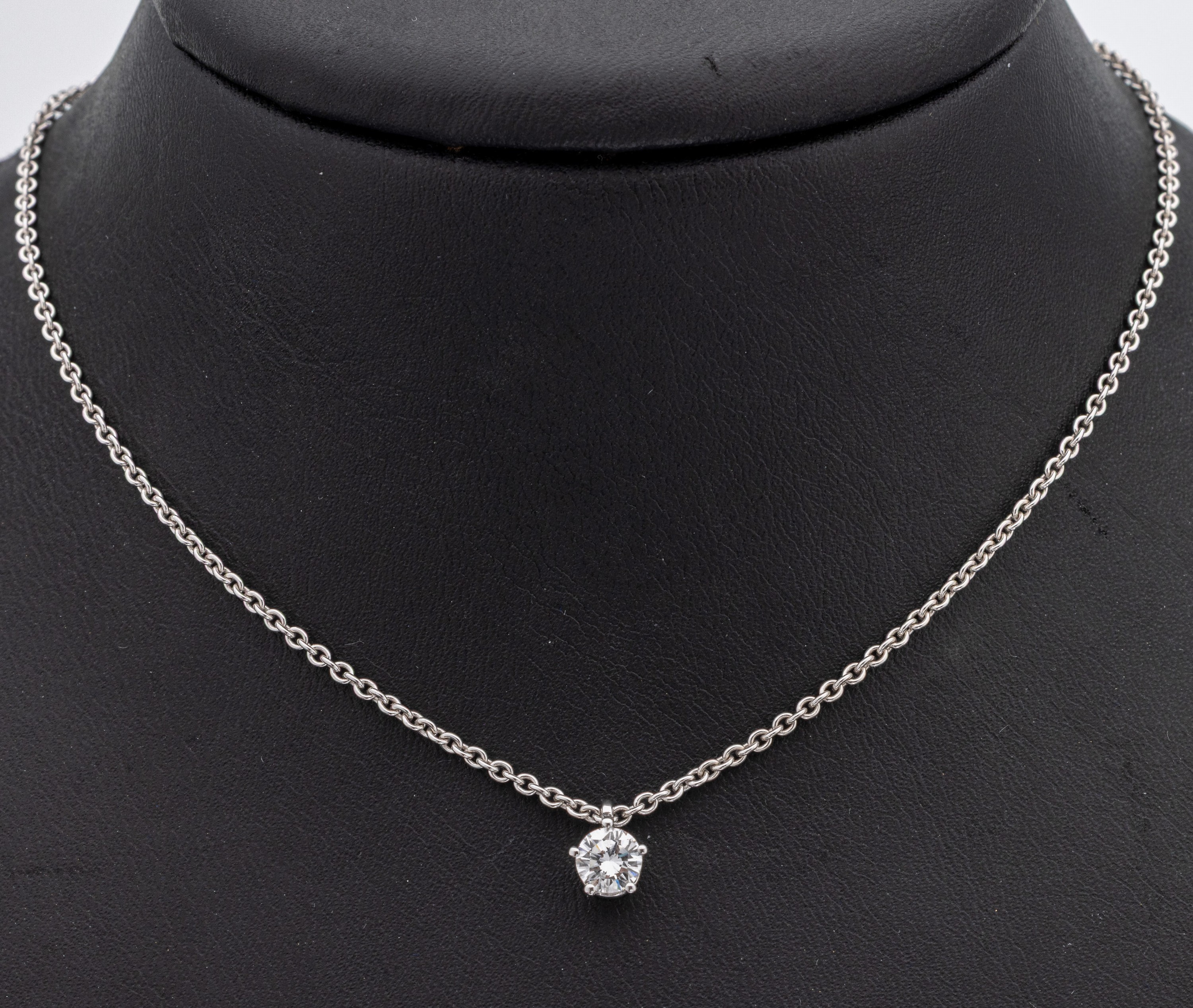 18 kt Gold Brillant-Collier, WG 750/000, Brillant 0.50 ct hochfeines Weiß(E)/if, IGI Blister anbei, Kette L. ca. 46 cm, Karabinerschließe, ca. 5.5 ...