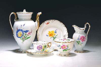 Image Kaffeeservice, Meissen, 20. Jh., meist 30er J., Muscheldekor, Blume II, Goldstaffage, ...