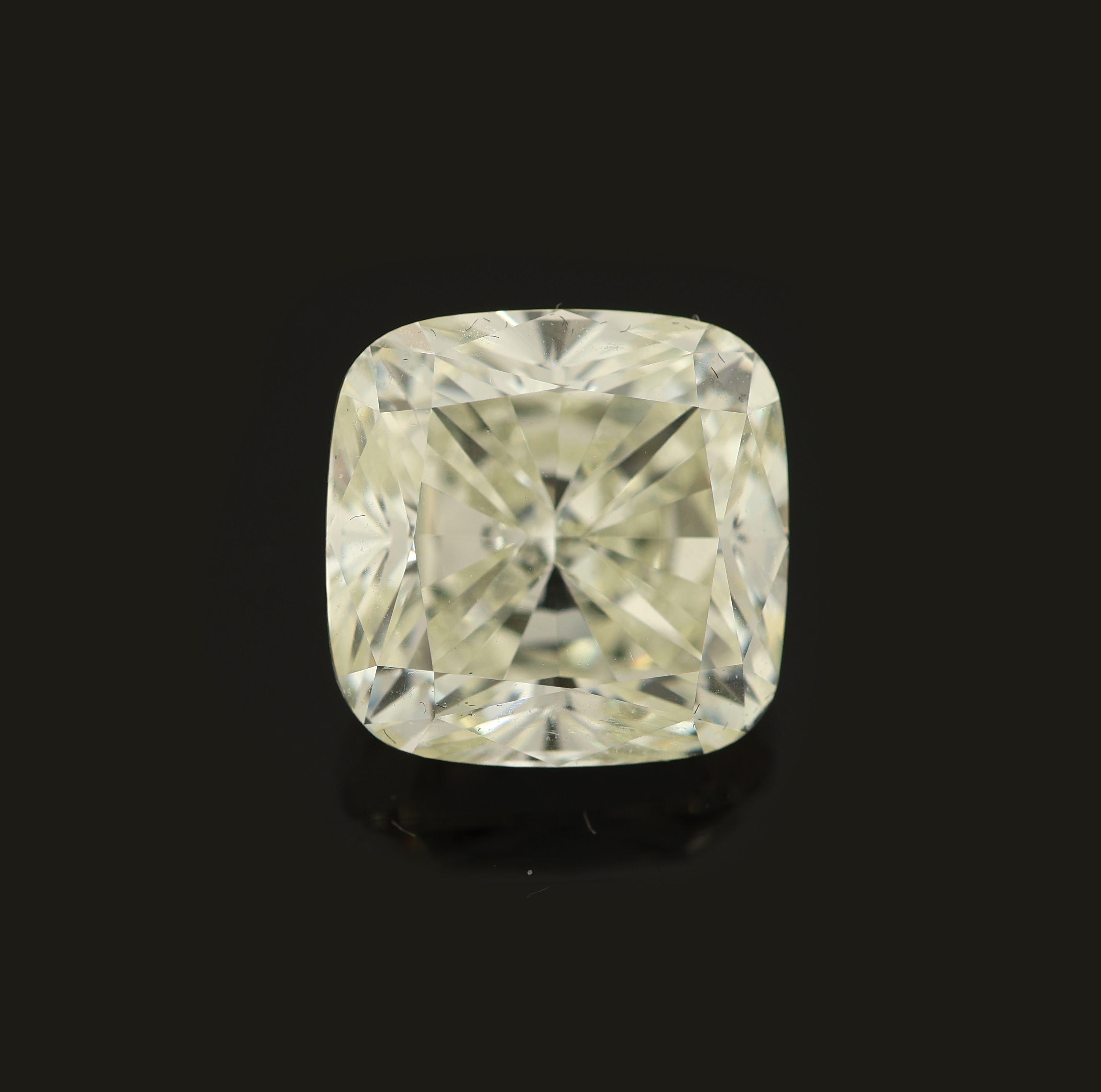 Loser Diamant im Cushion Cut, ca. 5.10 ct get.(M)/vs1, Cushion Modified Brillant 9.66 x 9.52 x 6.51, finish Excellent, symmetry Very Good, ...