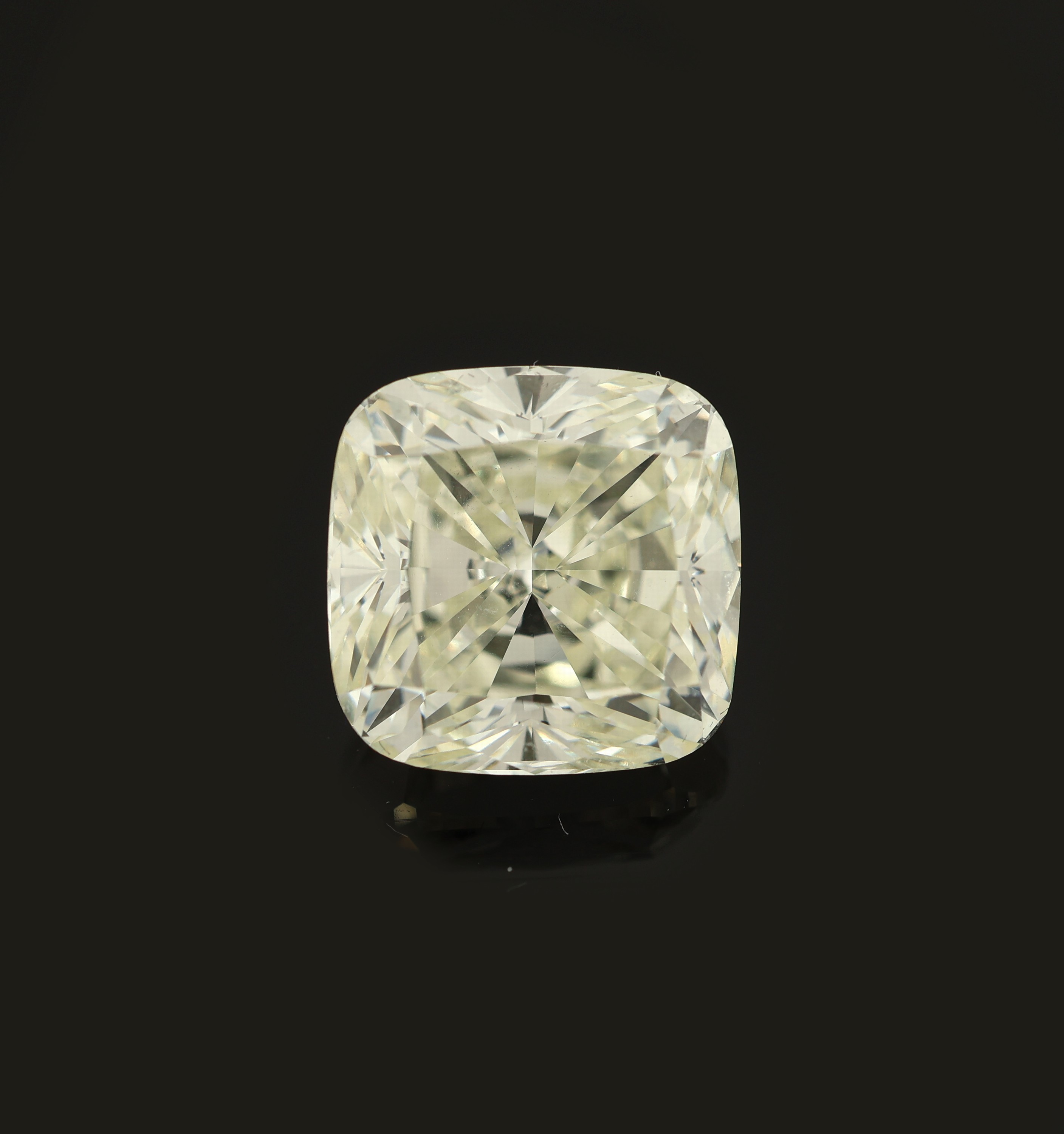 Detail a: Loser Diamant im Cushion Cut, ca. 5.10 ct get.(M)/vs1, Cushion Modified Brillant 9.66 x 9.52 x 6.51, finish Excellent, symmetry Very Good, ...
