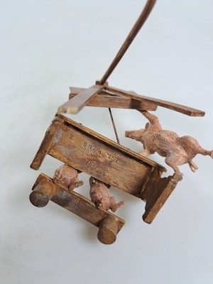 Detail e: Schweineschule, Wiener Bronze, sign. Bergmann, Lehrer an der Tafel mit zwei Schülern, bunt staffiert, ca. 6.5x.7.5x10.5 cm