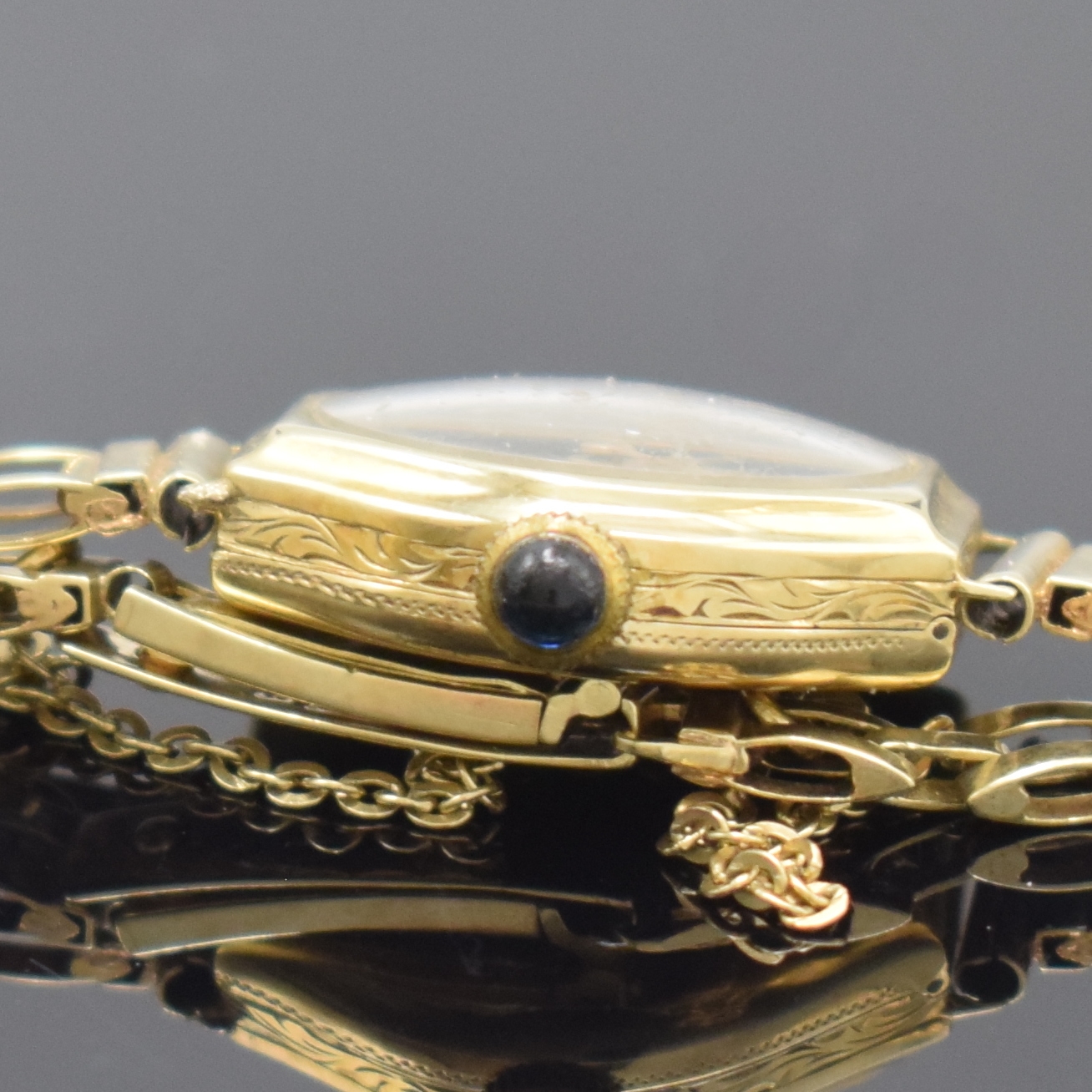 Detail c: ANKRA Damenarmbanduhr in GG 585/000 am original Goldband, Deutschland um 1925, Handaufzug, tonneauförm. Scharniergeh. seitl. grav., abnehmbares ...